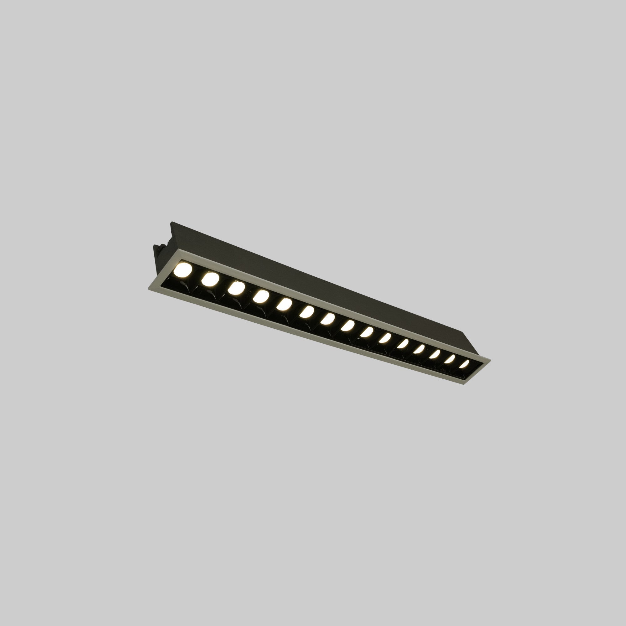 Foco lineal LED empotrable 30W - UGR18 - CRI90 - Chip OSRAM