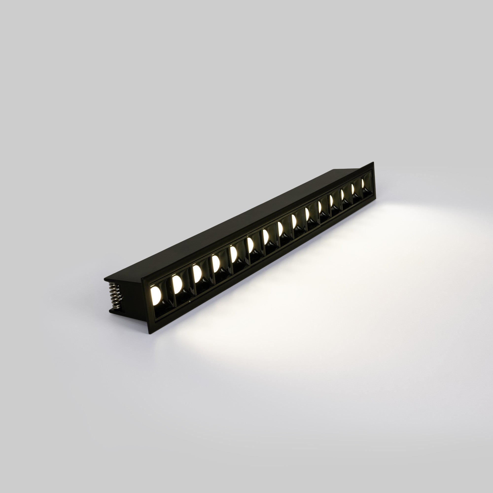 Foco lineal LED empotrable 30W - UGR18 - CRI90 - Chip OSRAM