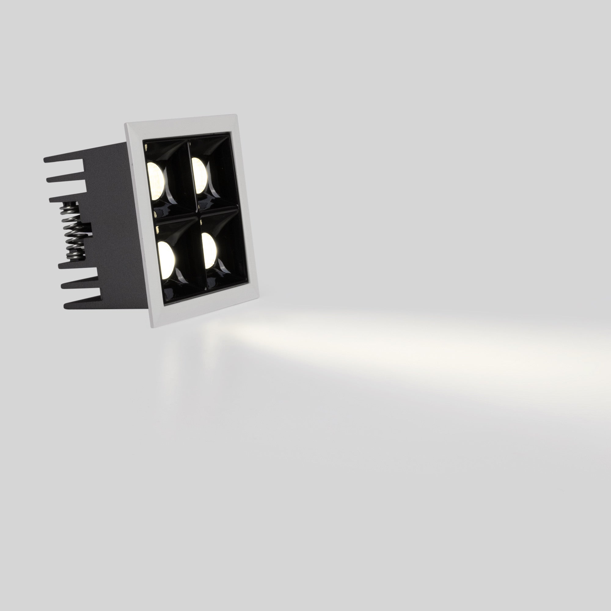 Downlight LED cuadrado empotrable 8W - 4 Focos - UGR18 - CRI90 - Chip OSRAM
