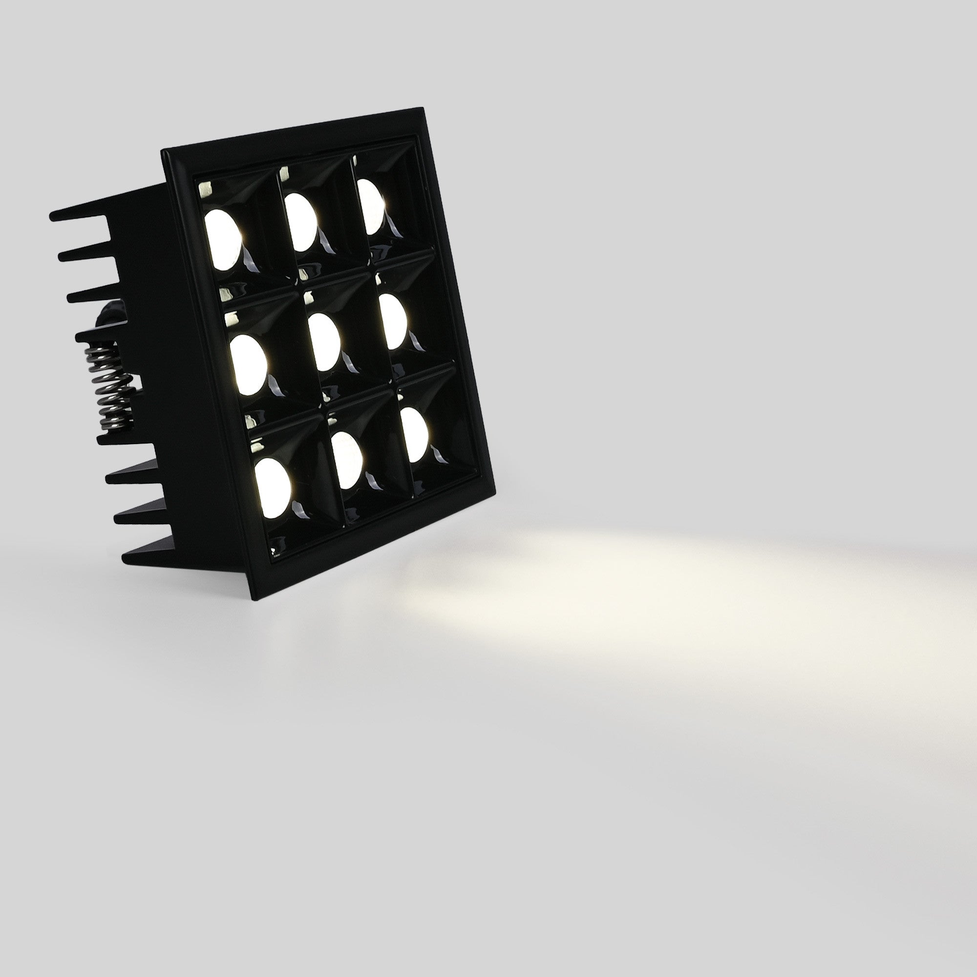 Downlight LED cuadrado empotrable 18W - 9 Focos - UGR18 - CRI90 - Chip OSRAM