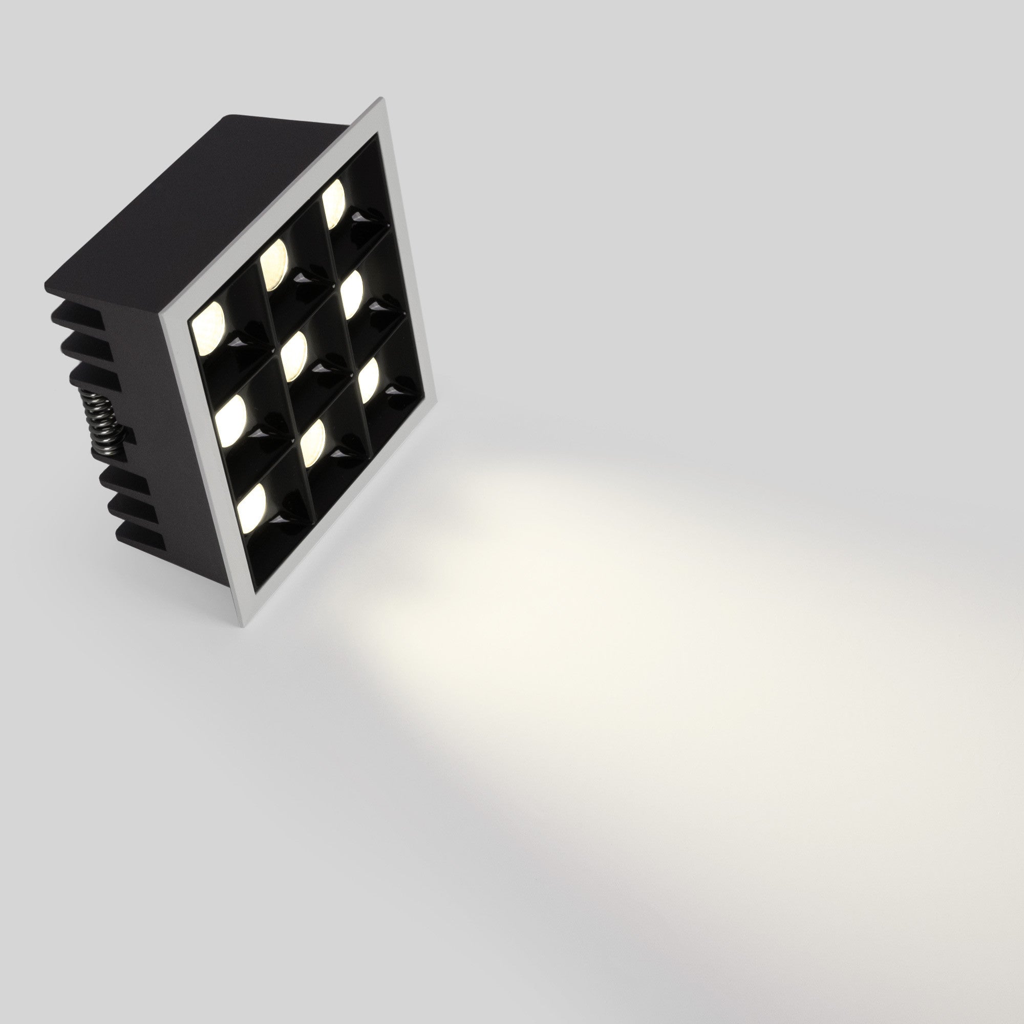 Downlight LED cuadrado empotrable 18W - 9 Focos - UGR18 - CRI90 - Chip OSRAM