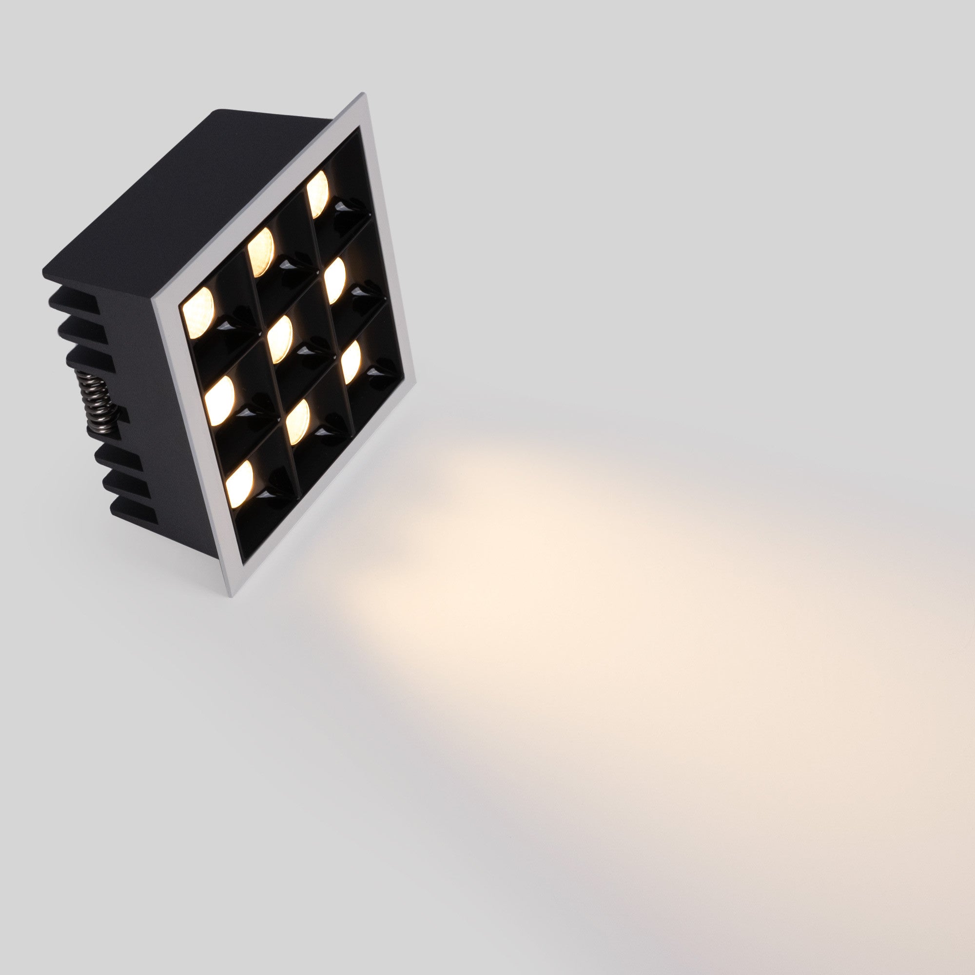 Downlight LED cuadrado empotrable 18W - 9 Focos - UGR18 - CRI90 - Chip OSRAM