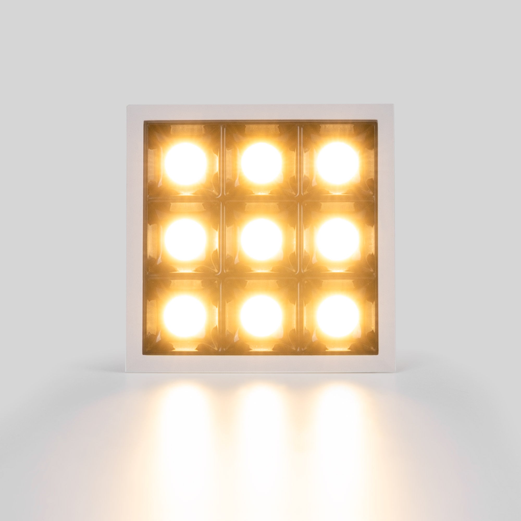 Downlight LED cuadrado empotrable 18W - 9 Focos - UGR18 - CRI90 - Chip OSRAM