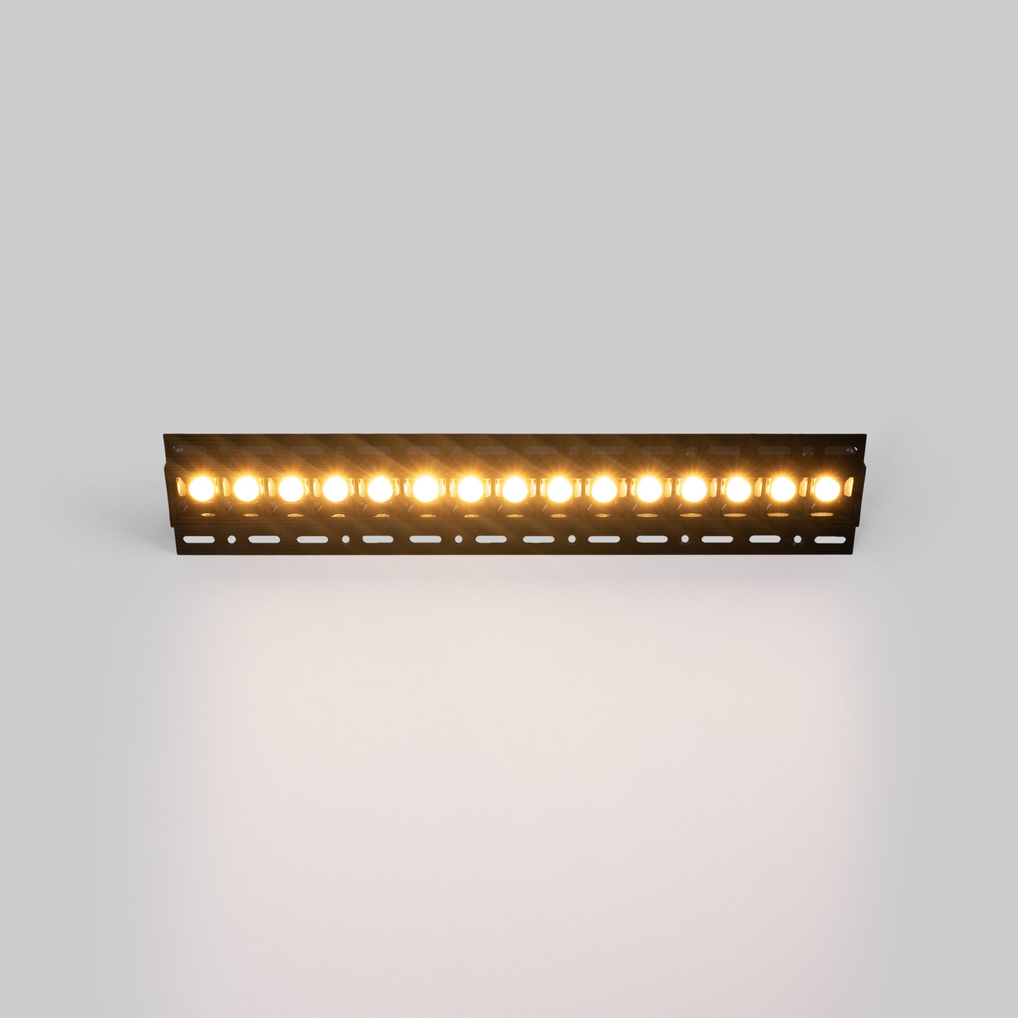 Foco lineal LED trimless / integración - 30W - UGR18 - CRI90