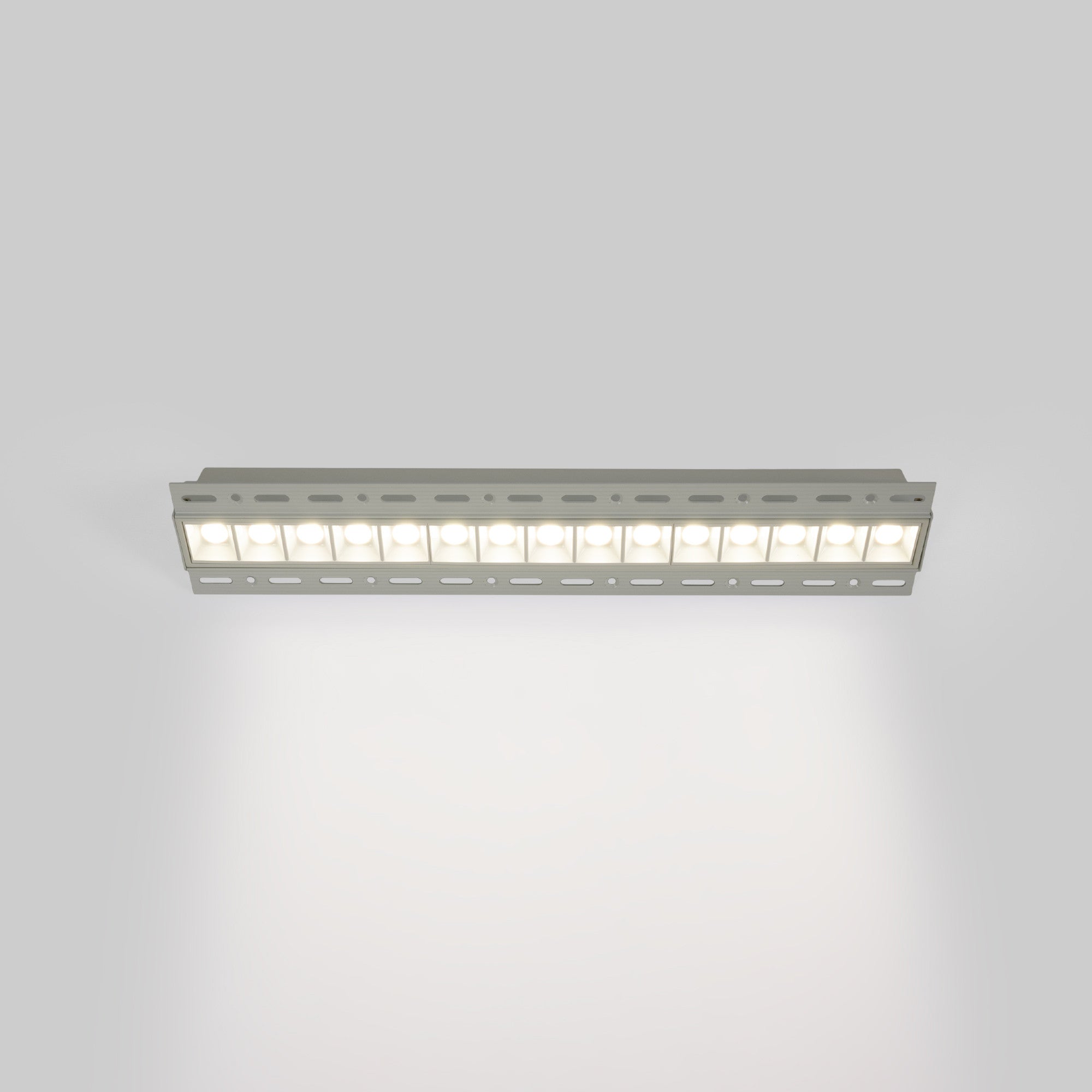 Foco lineal LED trimless / integración - 30W - UGR18 - CRI90