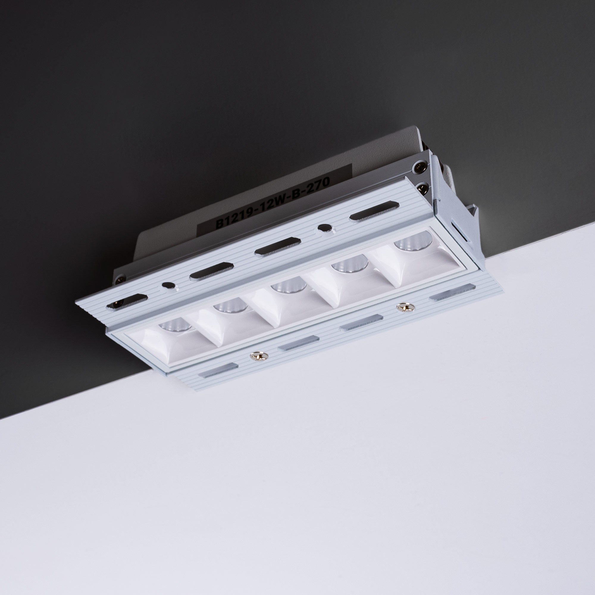 Foco lineal LED trimless / integración - 12W - UGR18 - CRI90