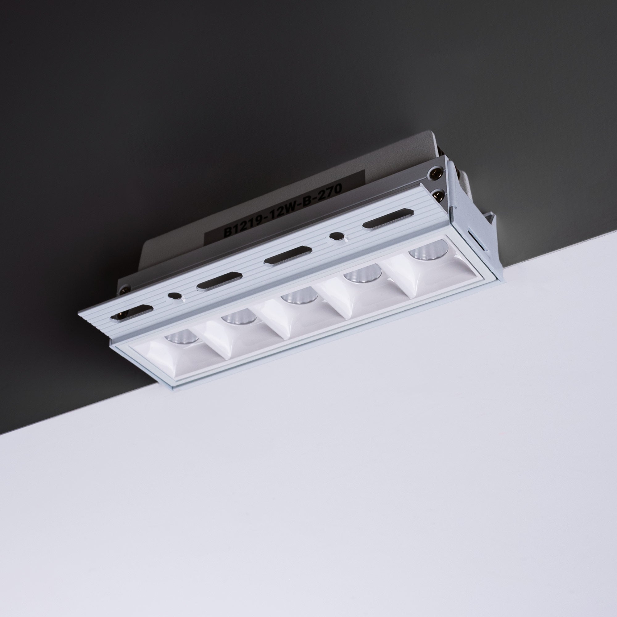 Foco lineal LED trimless / integración - 12W - UGR18 - CRI90
