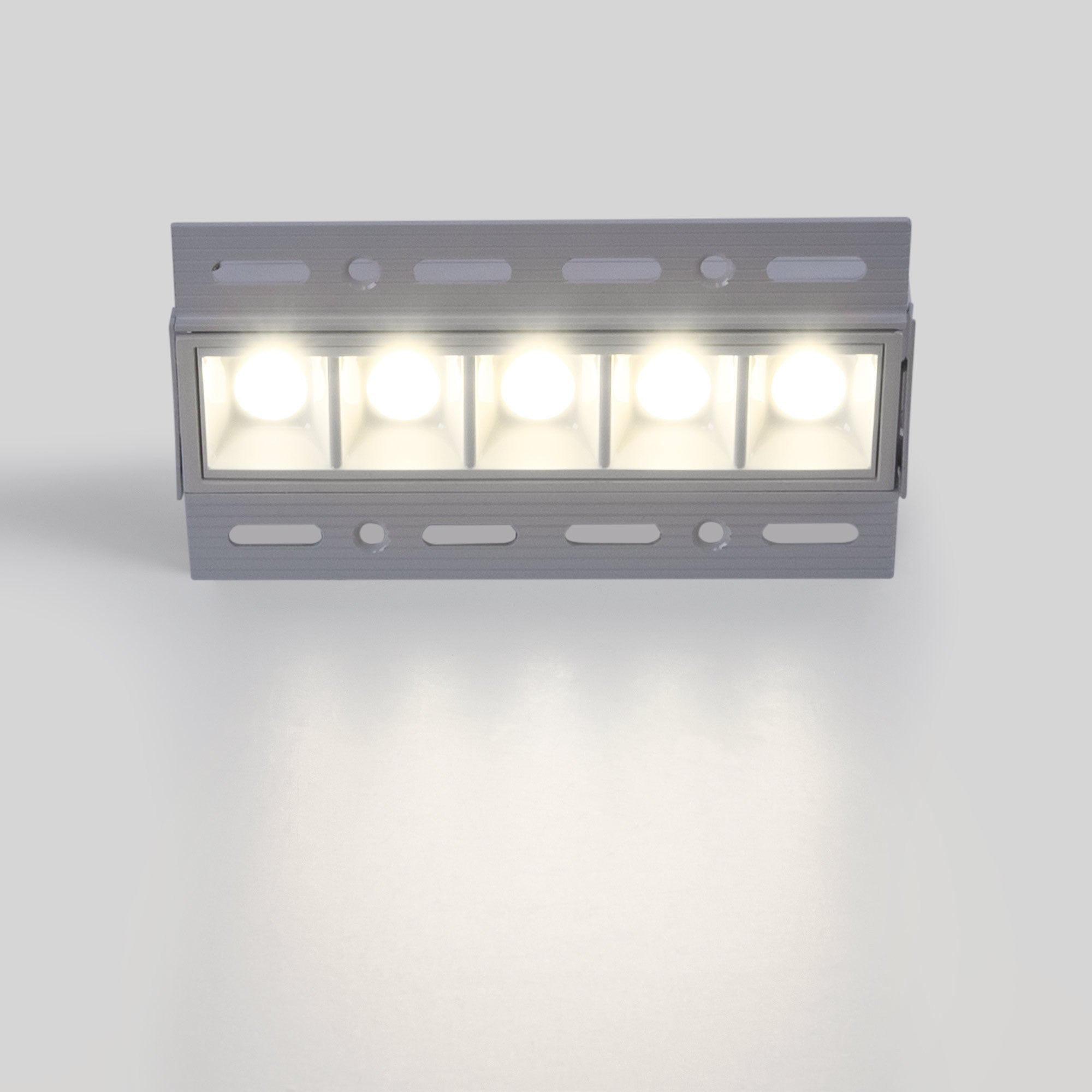 Foco lineal LED trimless / integración - 12W - UGR18 - CRI90