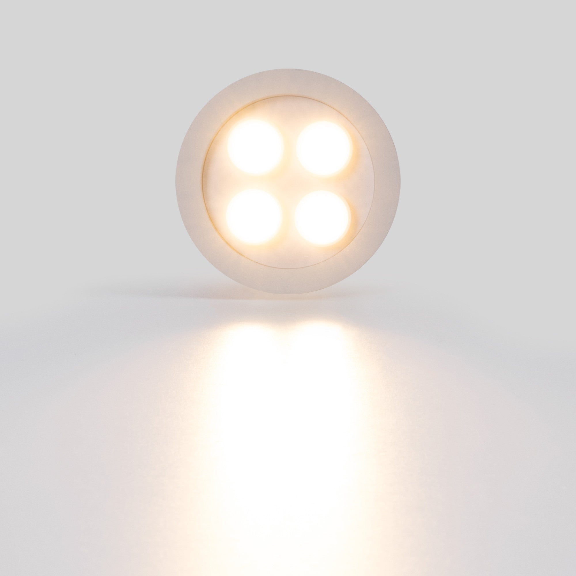 Downlight LED empotrable circular 8W - Chip Osram - UGR18 - Corte Ø 58mm