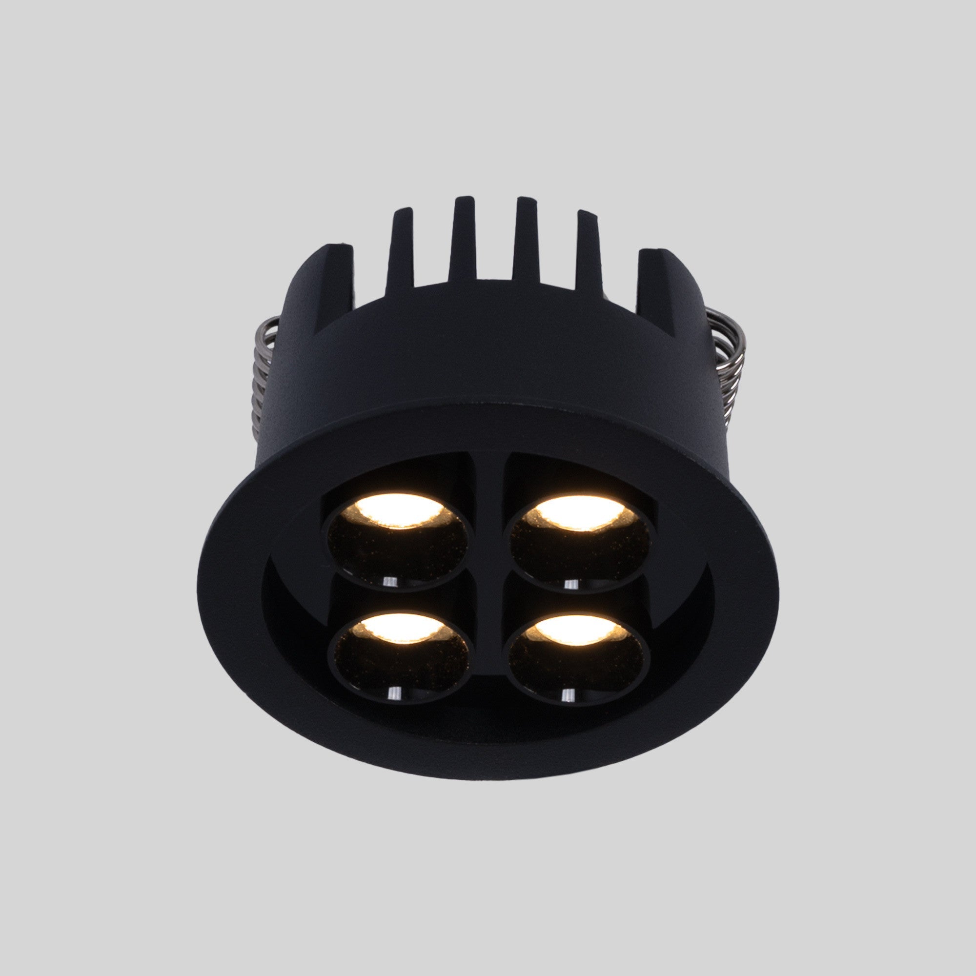 Downlight LED empotrable circular 8W - Chip Osram - UGR18 - Corte Ø 58mm