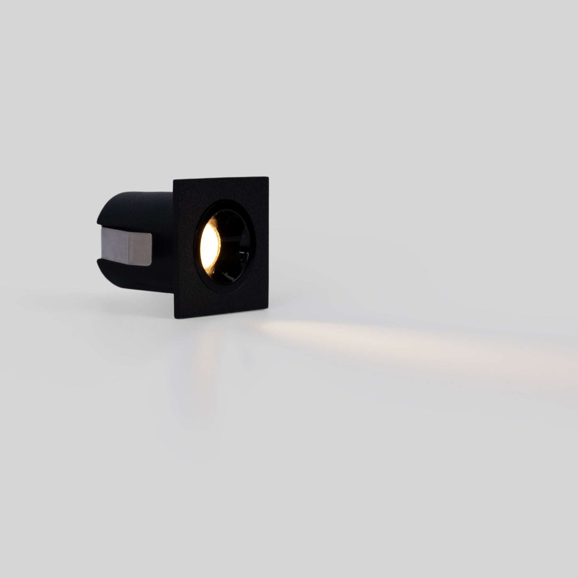 Downlight LED empotrable cuadrado 2W - Chip Osram - UGR18 -  Corte Ø 25mm - Negro