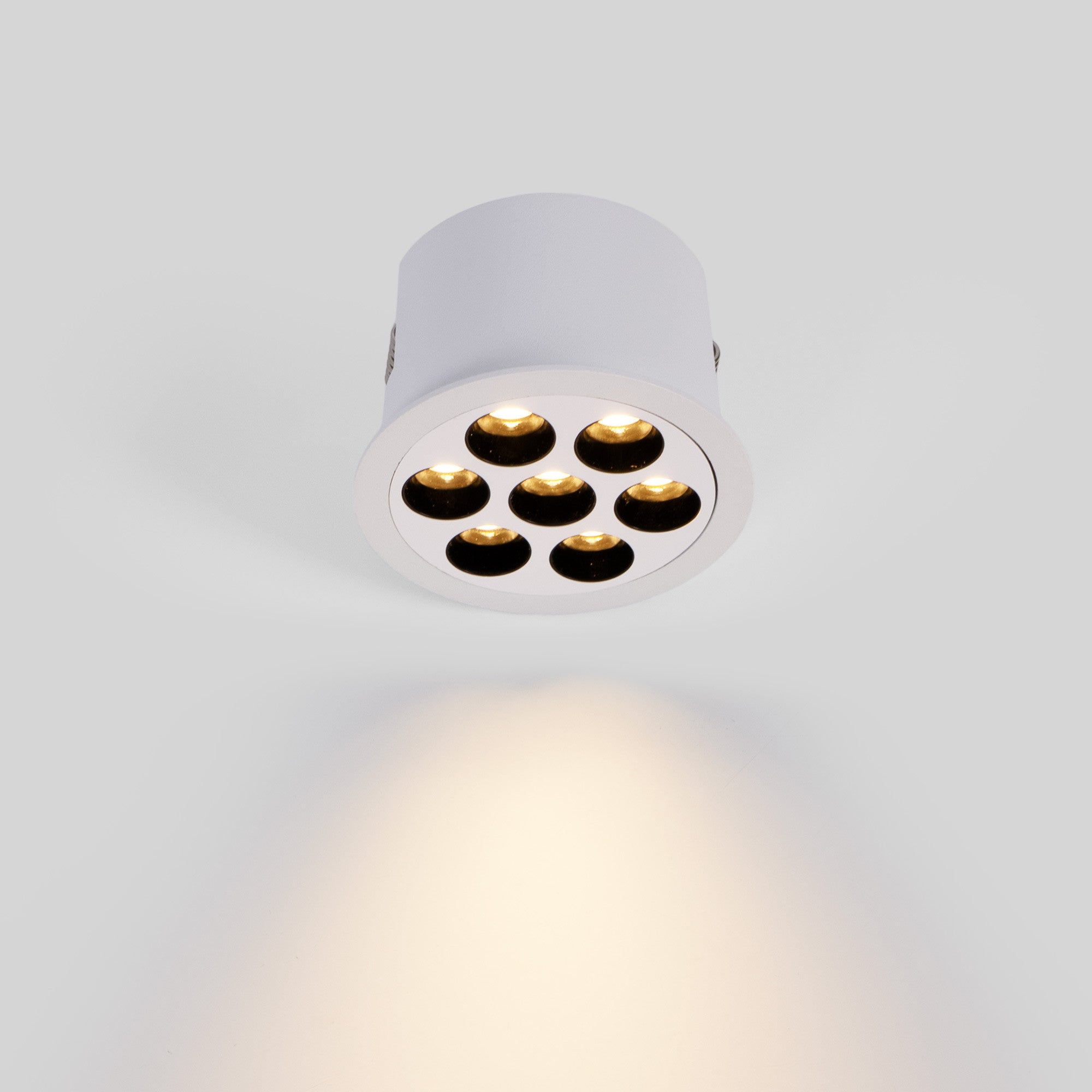 Downlight LED empotrable circular 12W - UGR18 - Corte Ø 70mm - Blanco