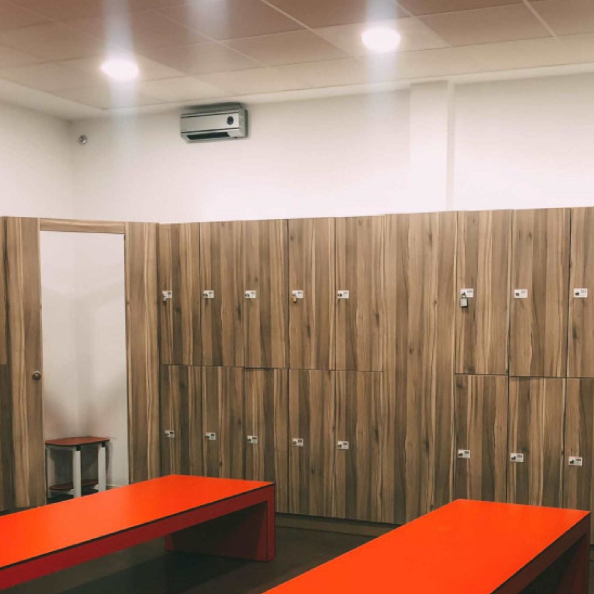 Plafón LED estanco CCT con sensor de movimiento por microondas - 24W - Ø28cm - IP65