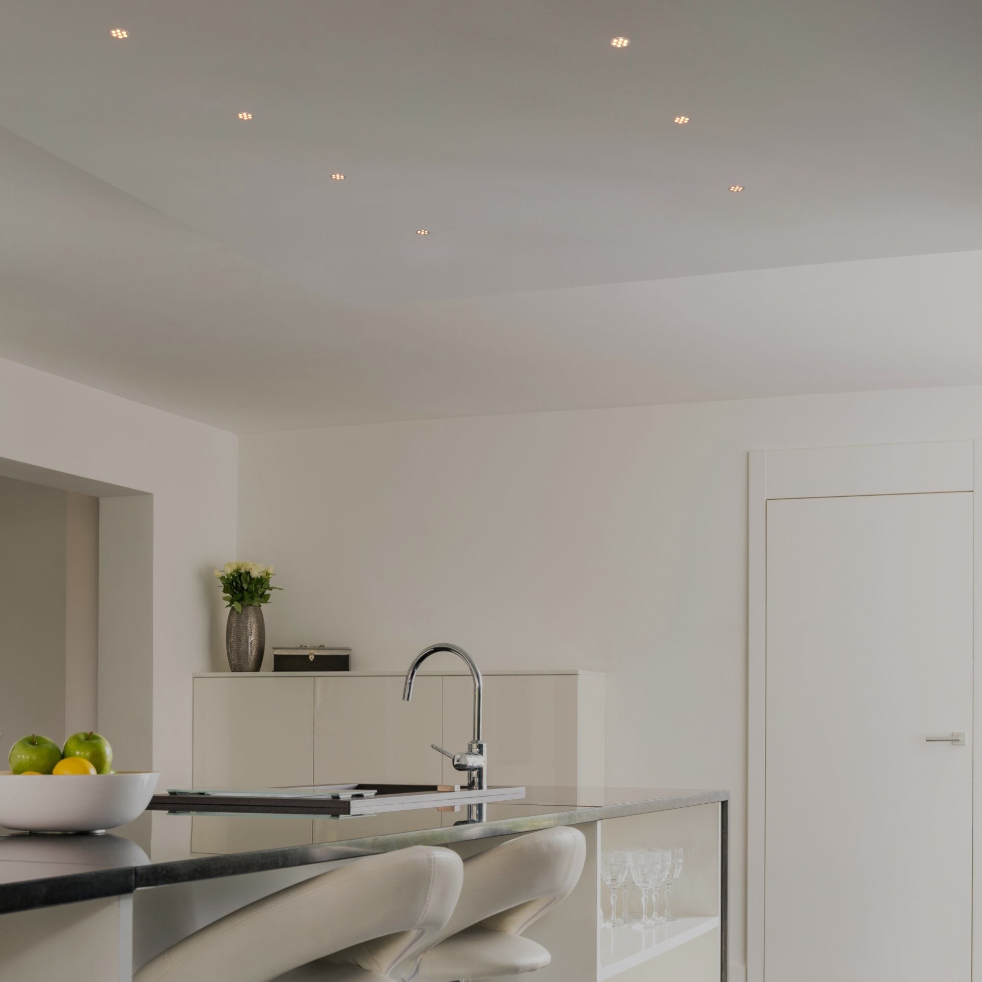 Downlight LED empotrable circular 12W - UGR18 - Corte Ø 70mm - Blanco