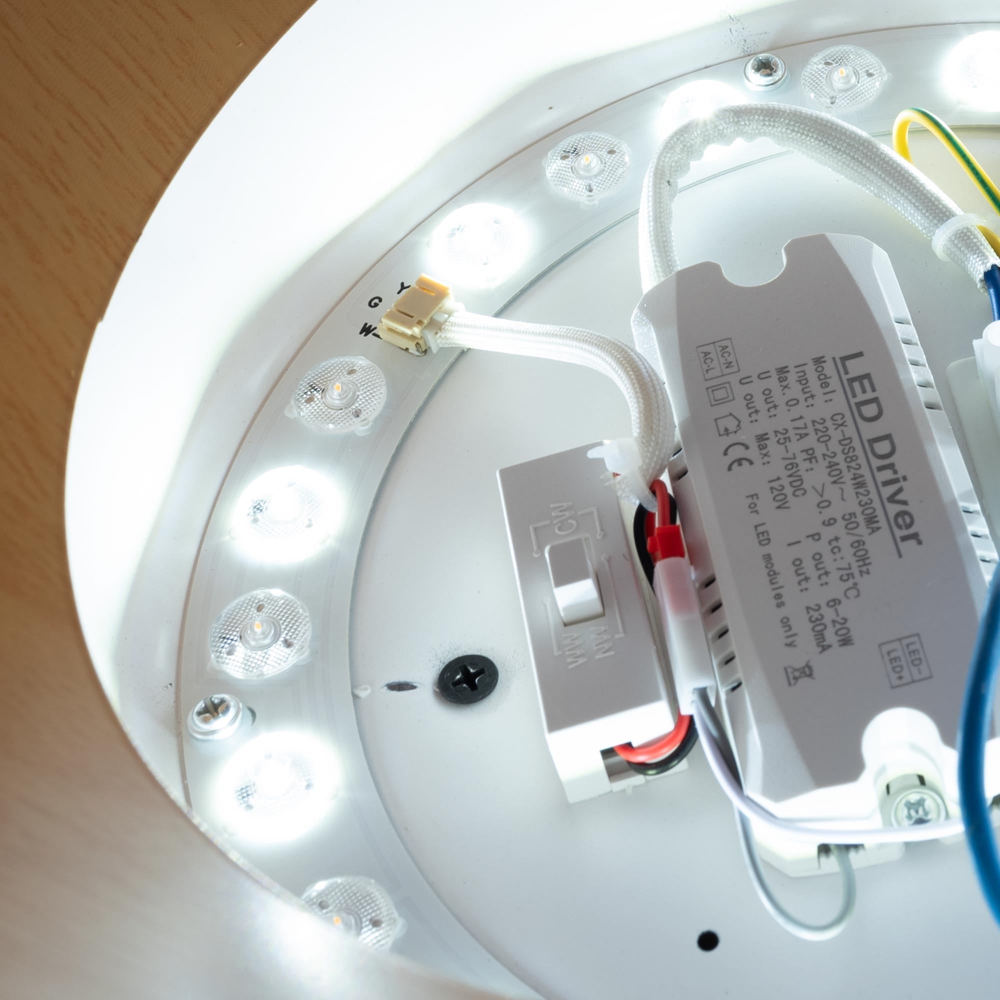 Lámpara de techo LED inclinada CCT 12W - Efecto madera - ø35cm