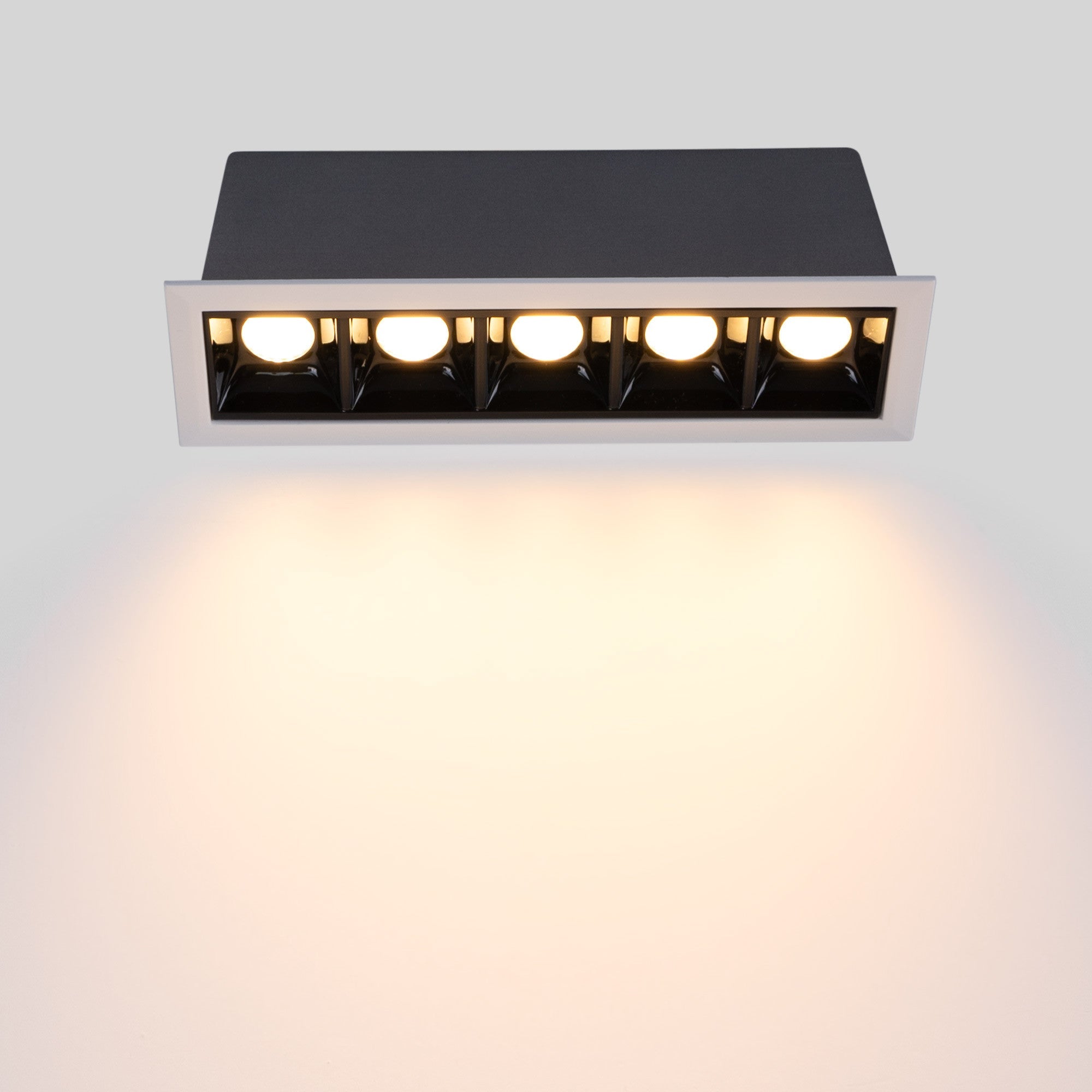 Foco lineal LED empotrable 10W - Chip OSRAM - UGR18 - CRI90