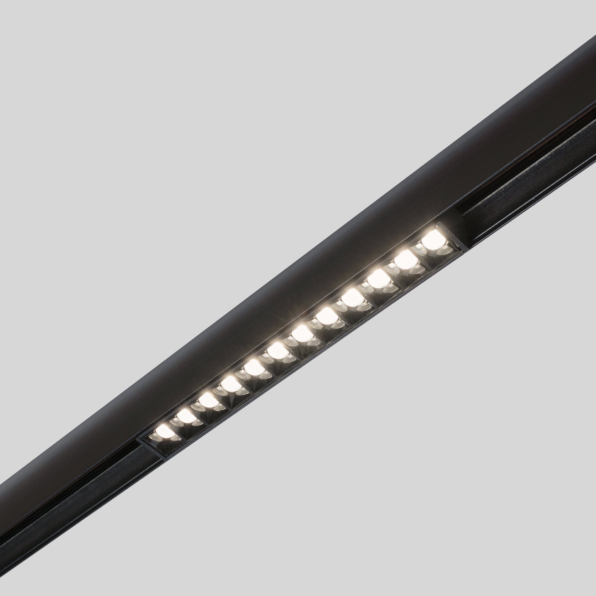 Foco lineal para carril magnético 48V CCT - 12W - DALI-2 regulable - UGR18