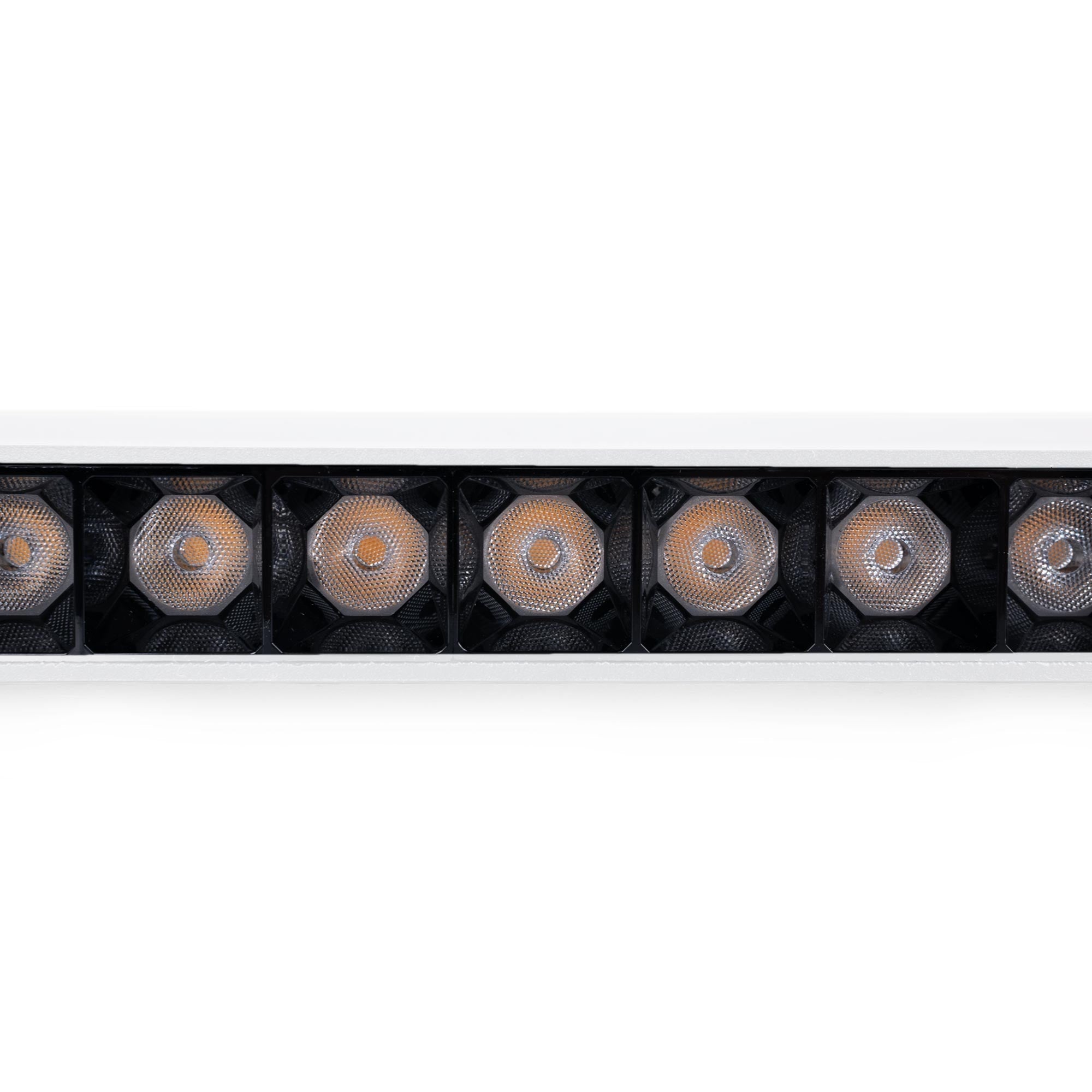 Foco lineal orientable para carril magnético 48V- 12W - Chip OSRAM  - UGR18