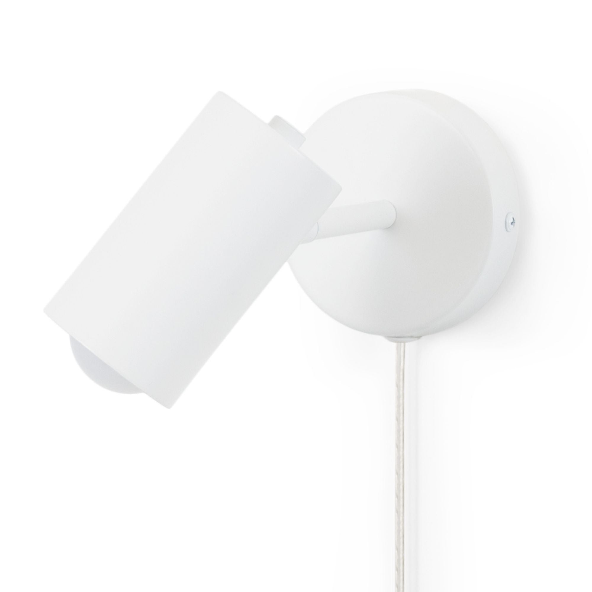 Aplique de pared interior orientable "Ben" con cable y enchufe - E27