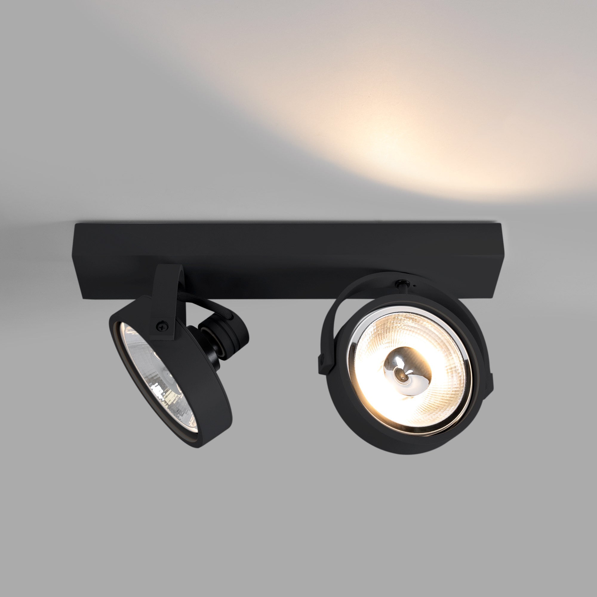 Foco de techo doble orientable "IRIS" + 2 bombillas AR111 GU10