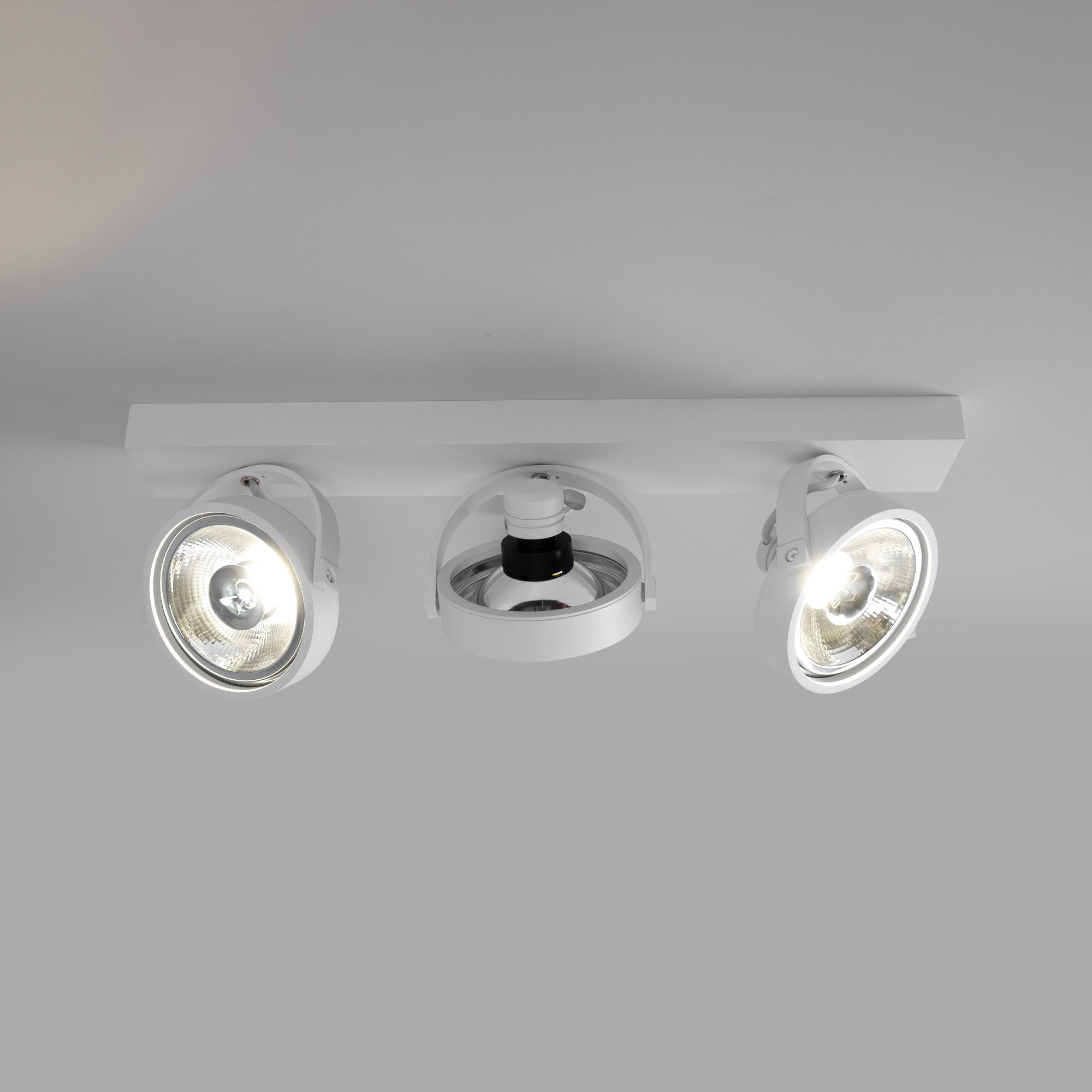 Foco de techo triple orientable "IRIS" + 3 bombillas AR111 GU10