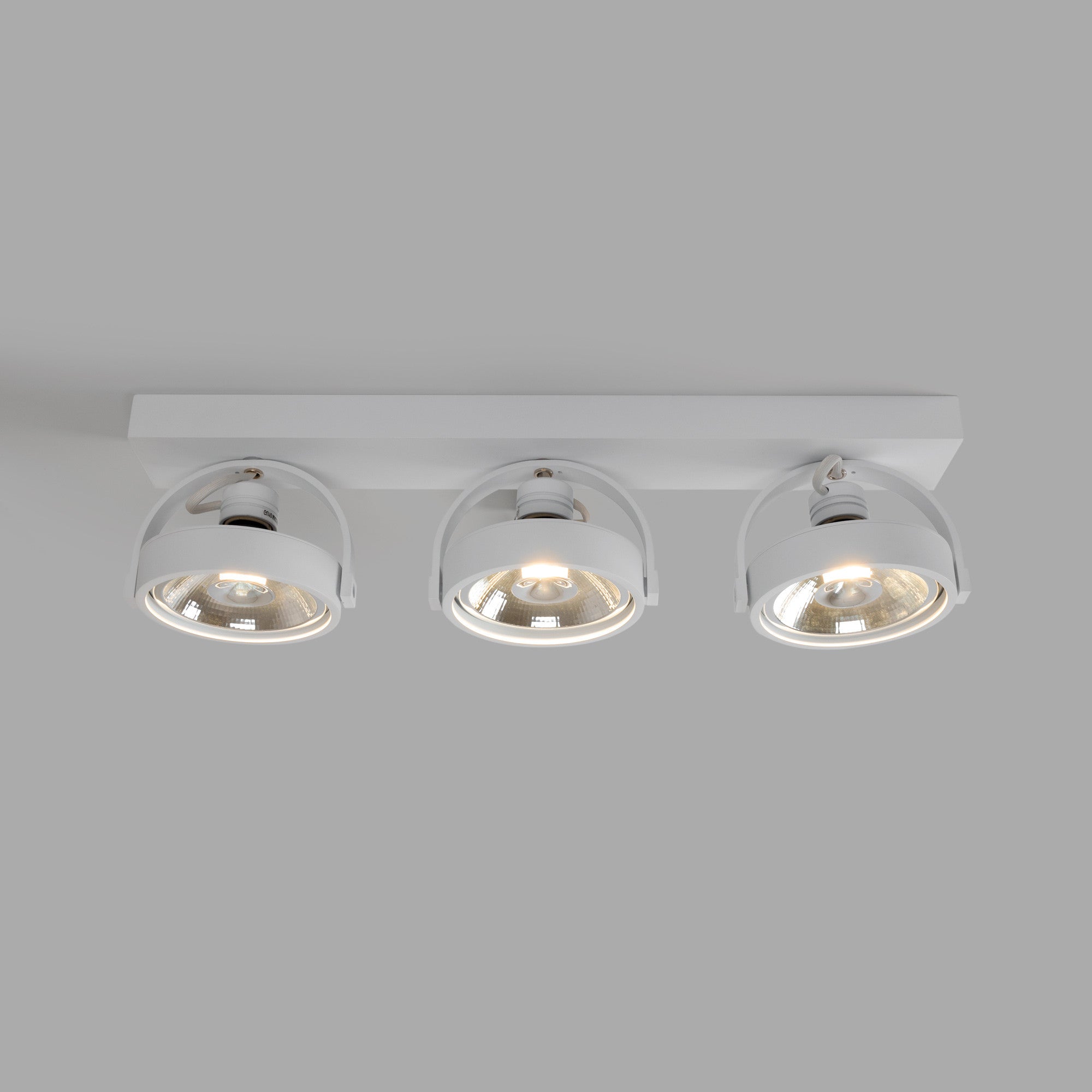 Foco de techo triple orientable "IRIS" + 3 bombillas AR111 GU10
