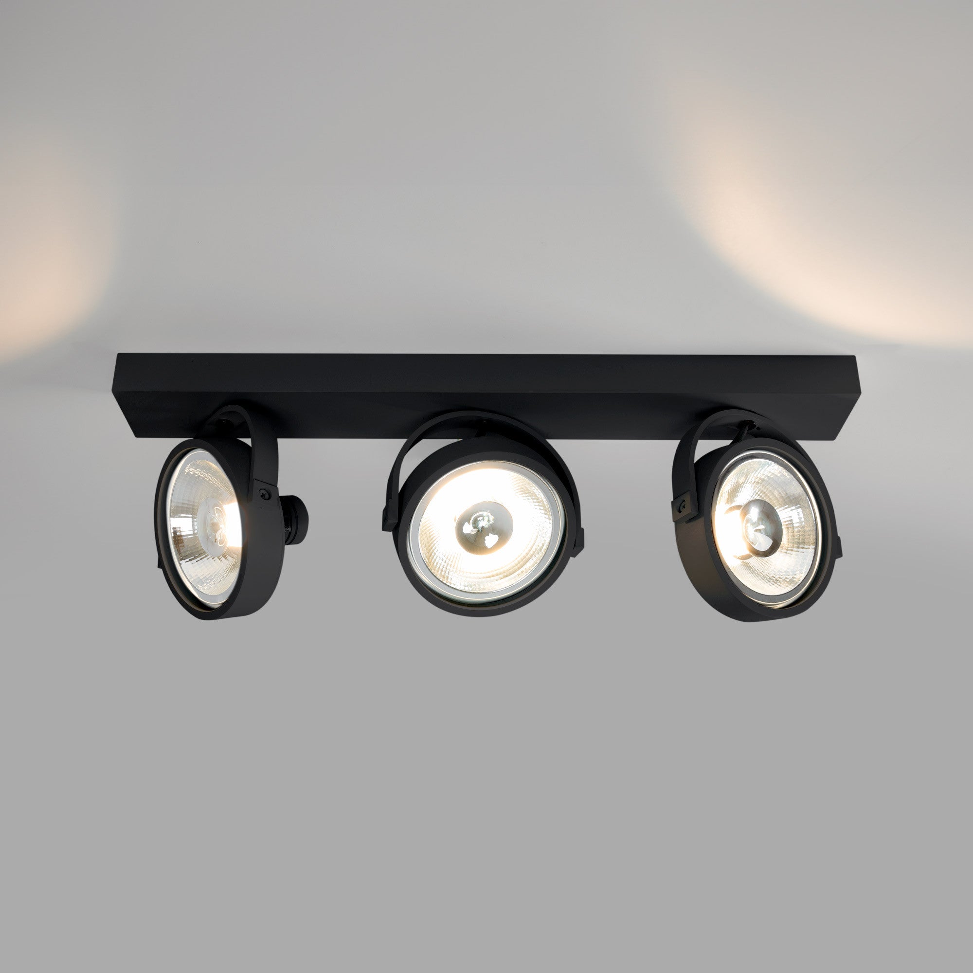 Foco de techo triple orientable "IRIS" + 3 bombillas AR111 GU10