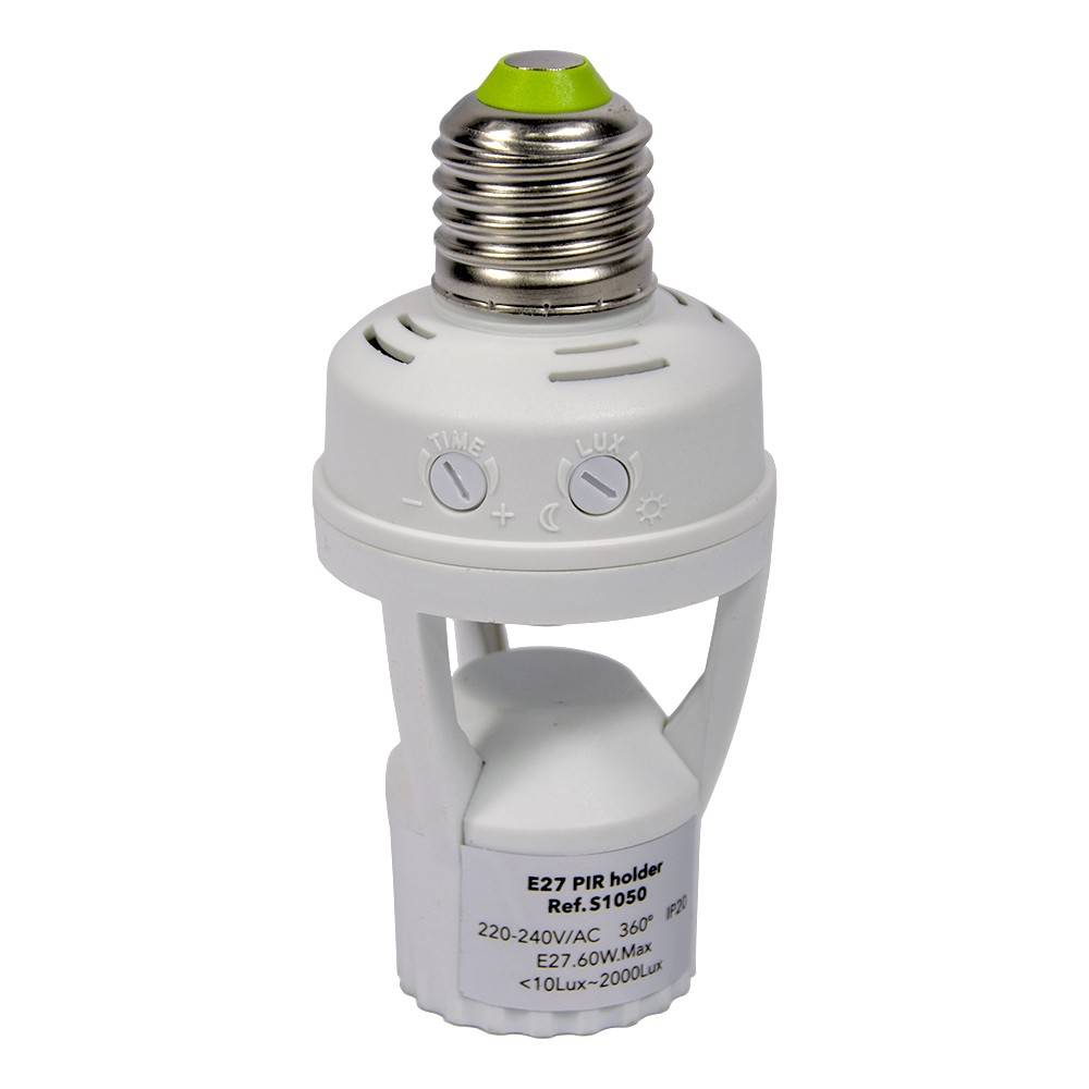 Adaptador para bombilla LED E27 con sensor de movimiento PIR 360º IP20