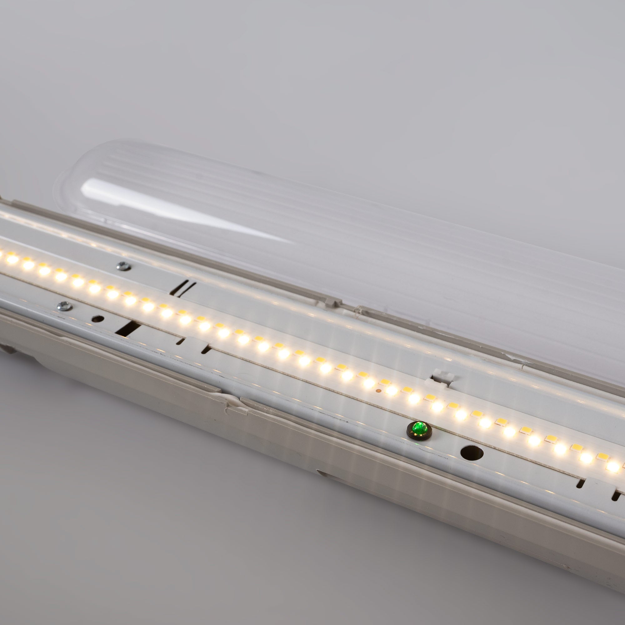 Pantalla estanca LED / Luz de emergencia - CCT - 150cm - Conectable 55W - IP65