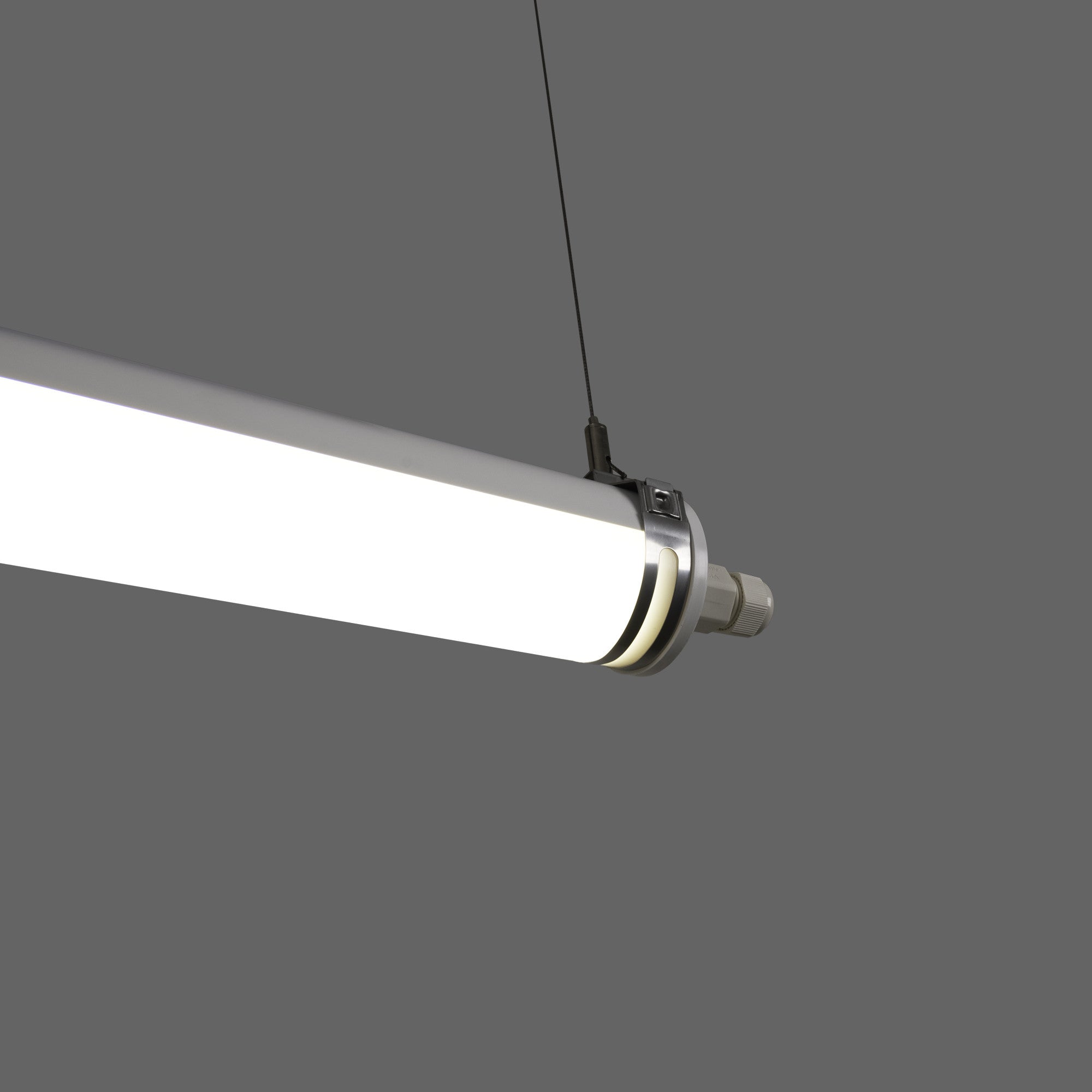 Luminaria estanca tubular para uso industrial - 150cm - 50W - 6900lm - IP65 - IK10