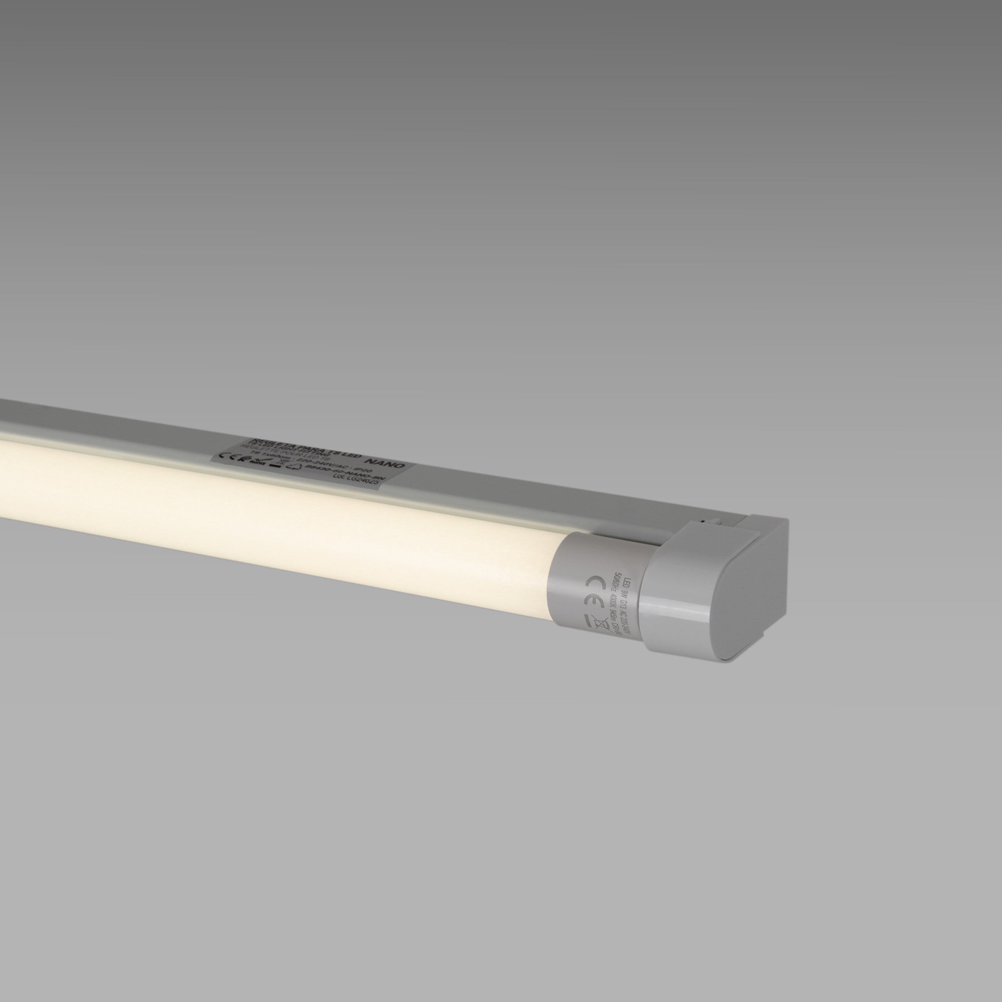 Kit regleta portatubos + tubo LED T8 - 9W - 60cm