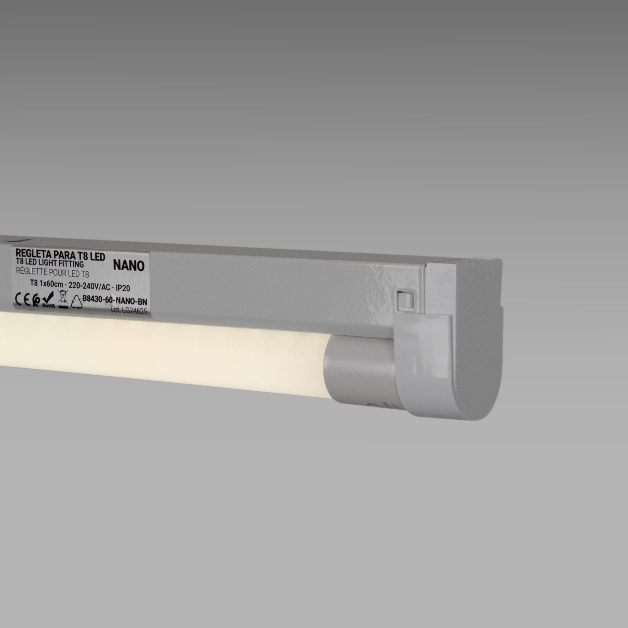 Kit regleta portatubos + tubo LED T8 - 9W - 60cm