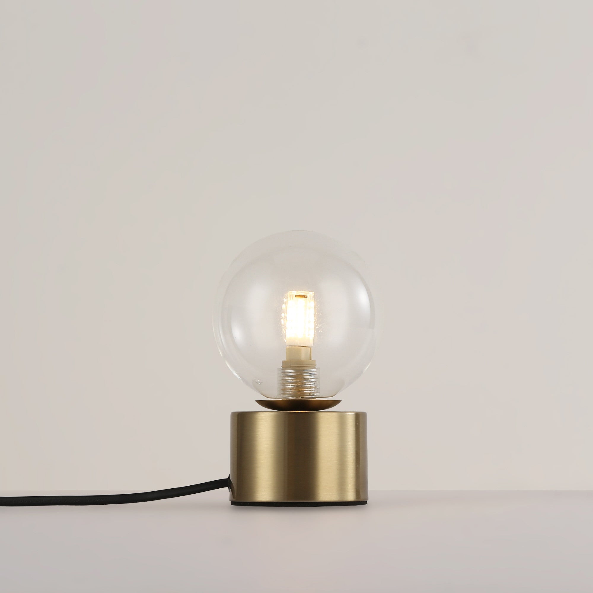 Lámpara de mesa con esfera de cristal "BASS" - G9