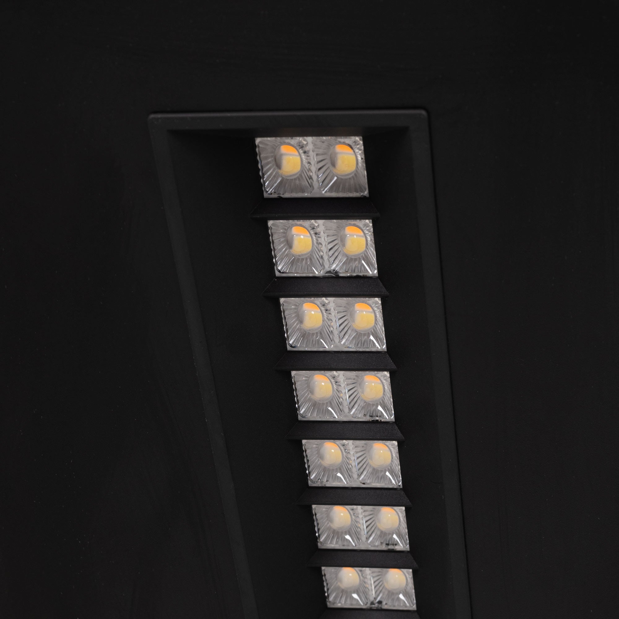 Panel LED empotrable 60x60cm - 40W - UGR18 - Driver PHILIPS - Chip OSRAM - IP40