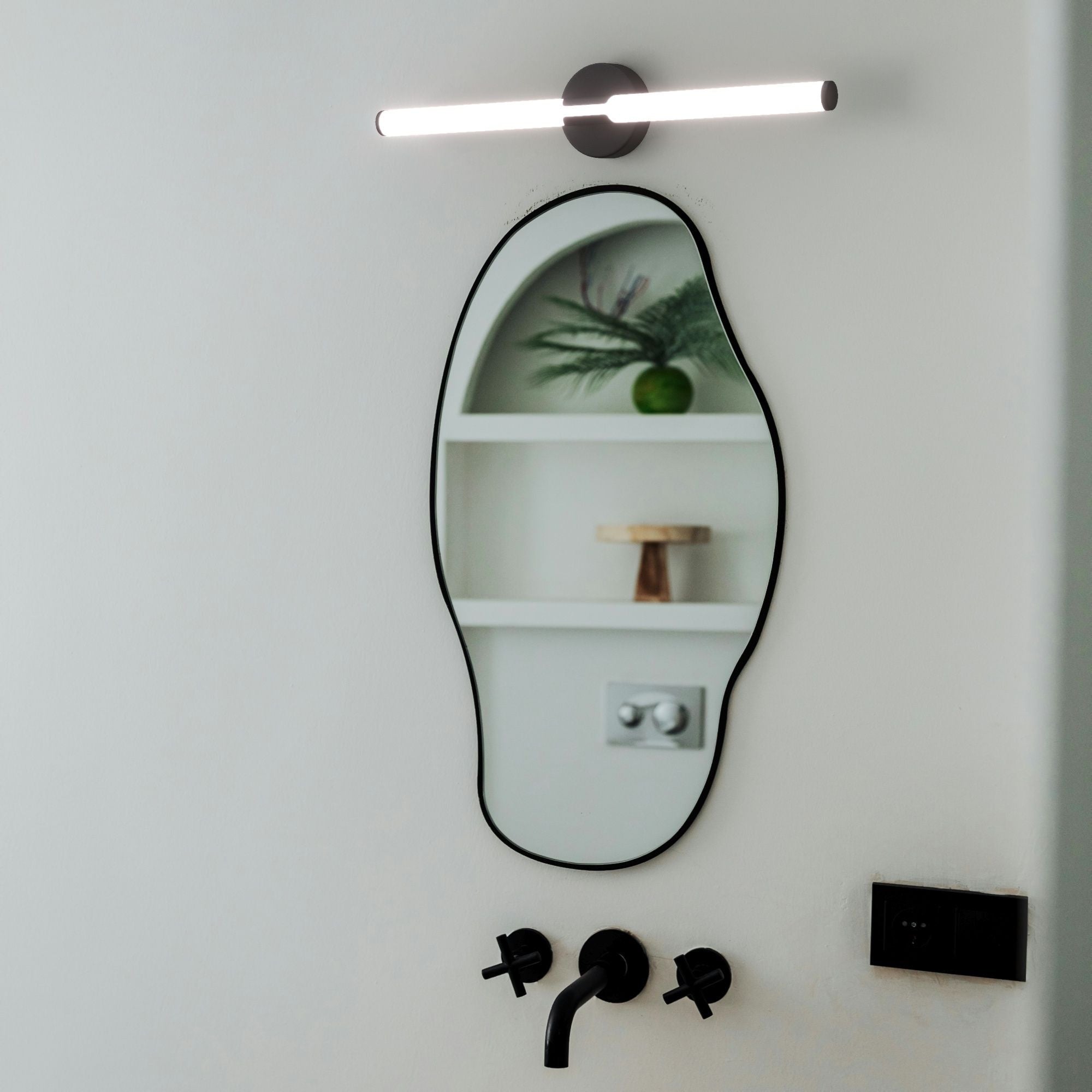 Aplique LED tubular para baño - 8W - 720lm - IP44 - 60cm