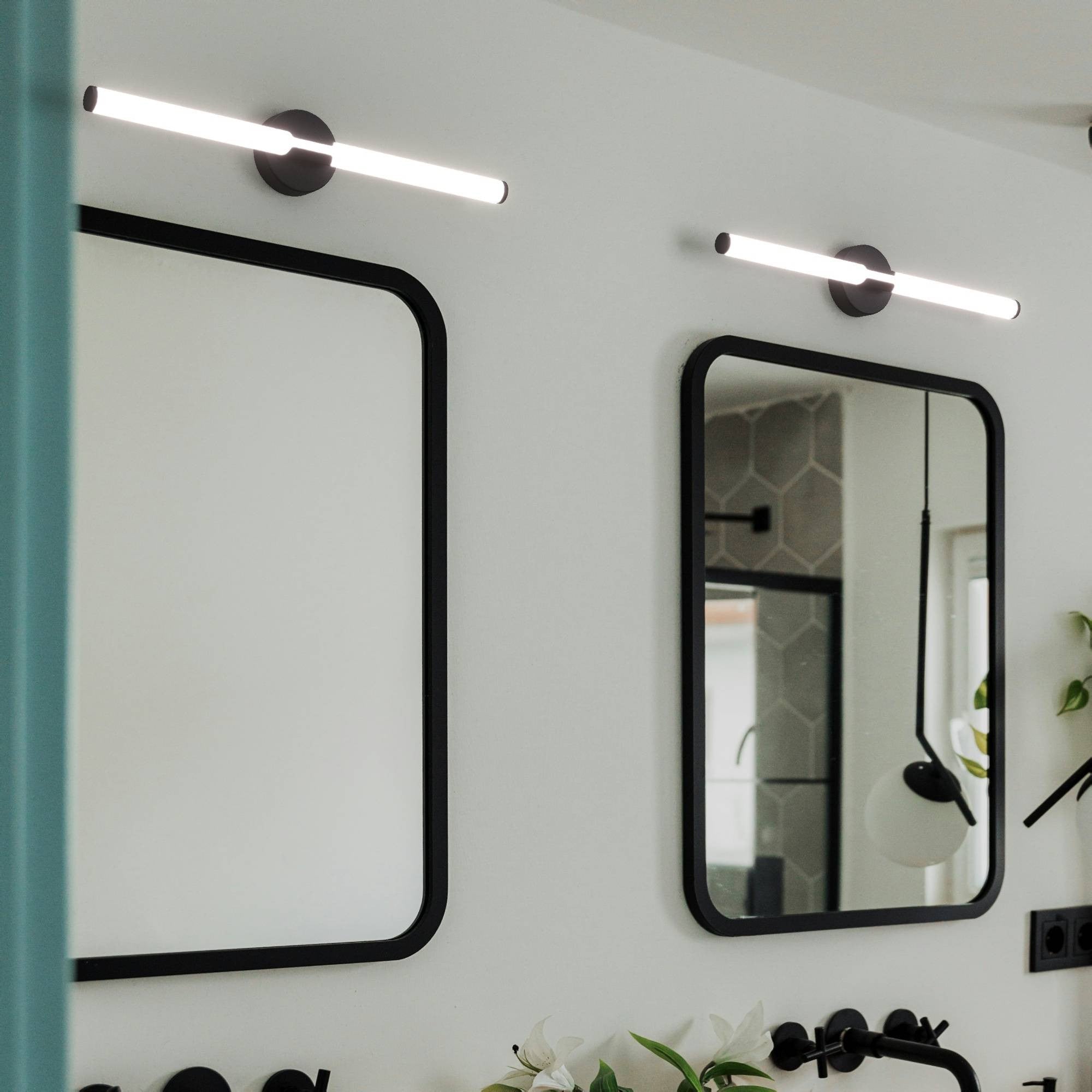 Aplique LED tubular para baño - 8W - 720lm - IP44 - 60cm