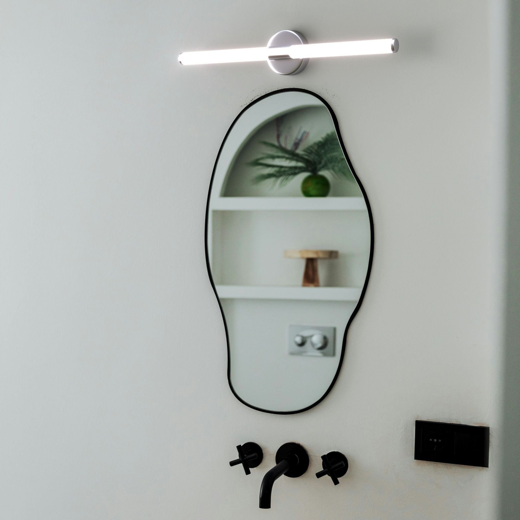 Aplique LED tubular para baño - 8W - 720lm - IP44 - 60cm