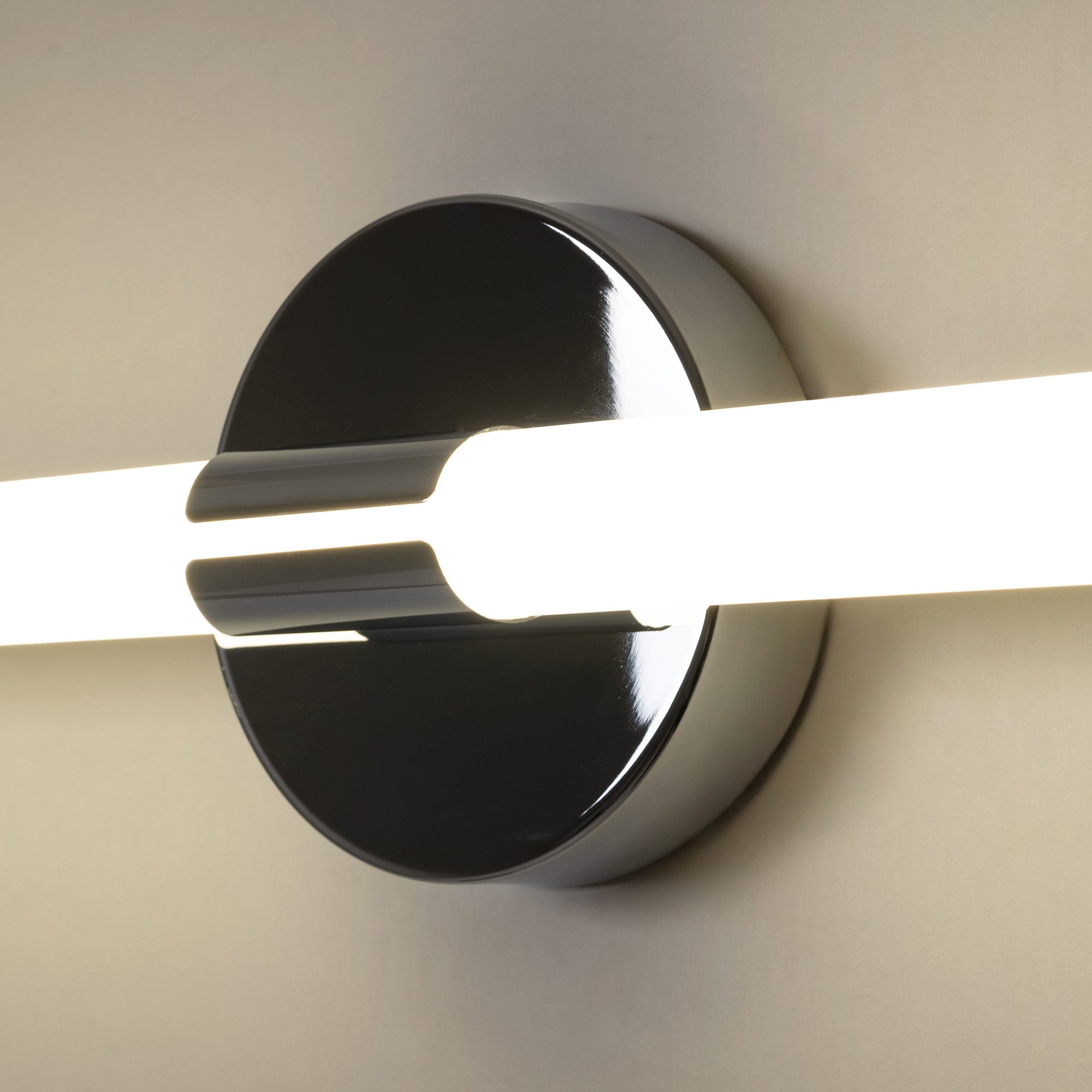Aplique LED tubular para baño - 8W - 720lm - IP44 - 60cm