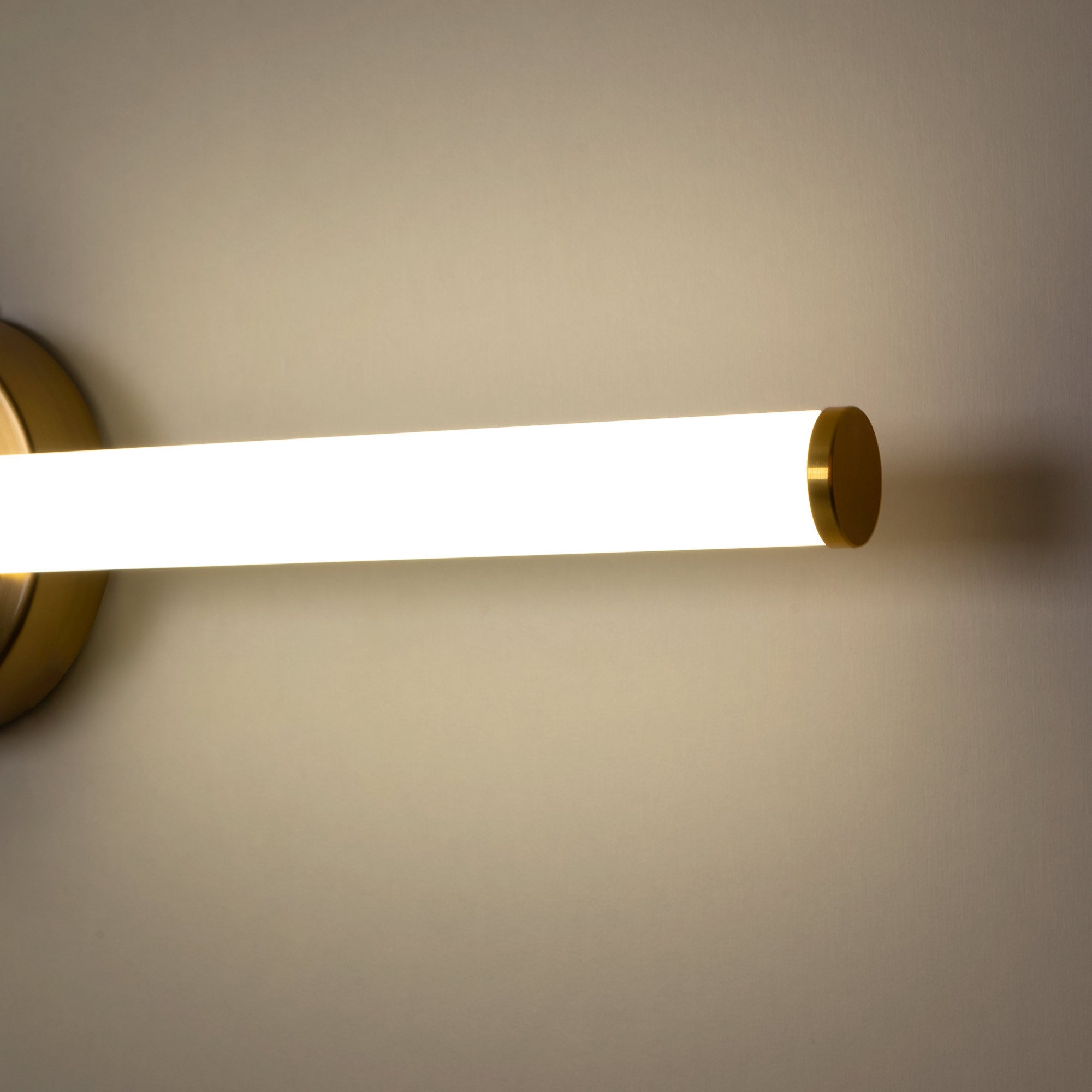 Aplique LED tubular para baño - 8W - 720lm - IP44 - 60cm