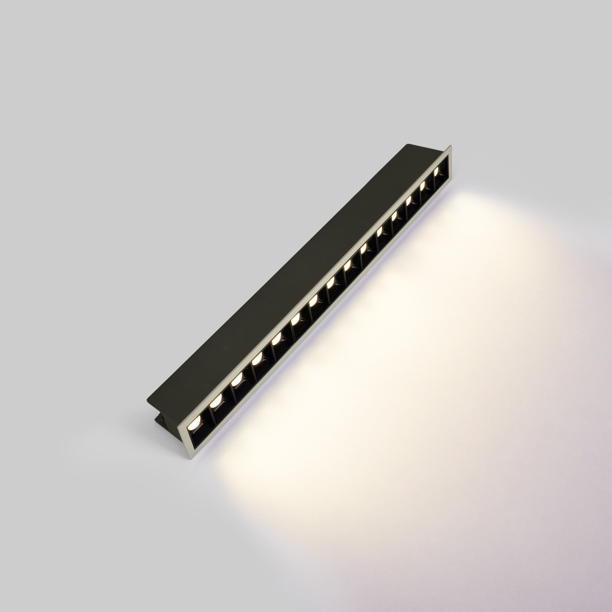 Foco lineal LED empotrable 30W - UGR18 - CRI90 - Chip OSRAM