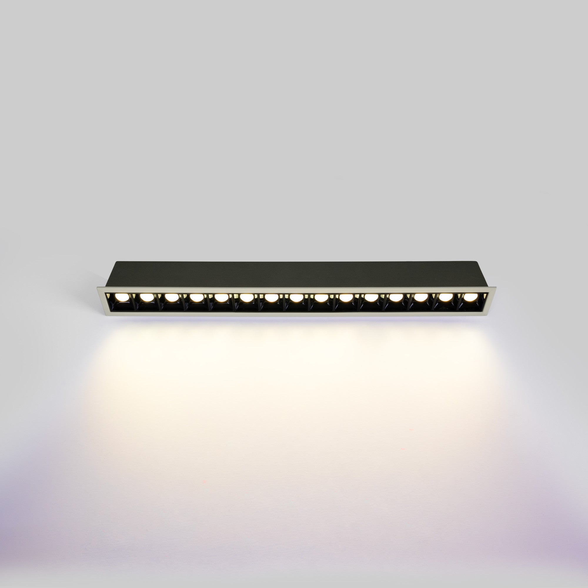 Foco lineal LED empotrable 30W - UGR18 - CRI90 - Chip OSRAM