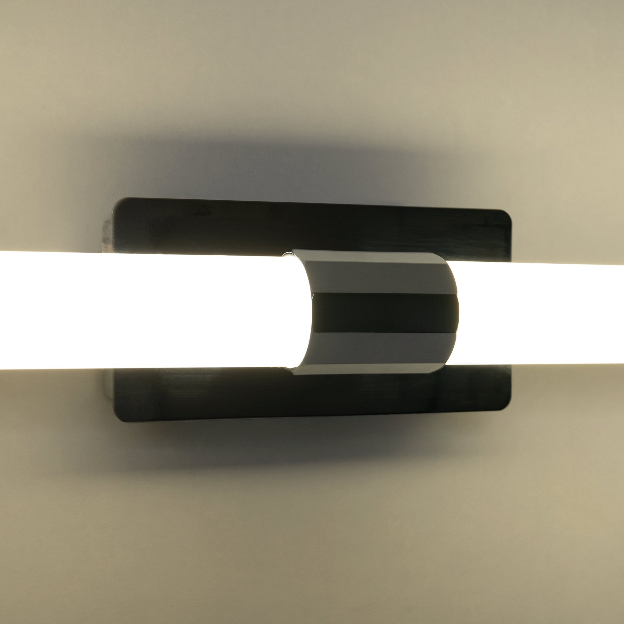 Aplique LED tubular para baño - 8W - IP44 - 60cm