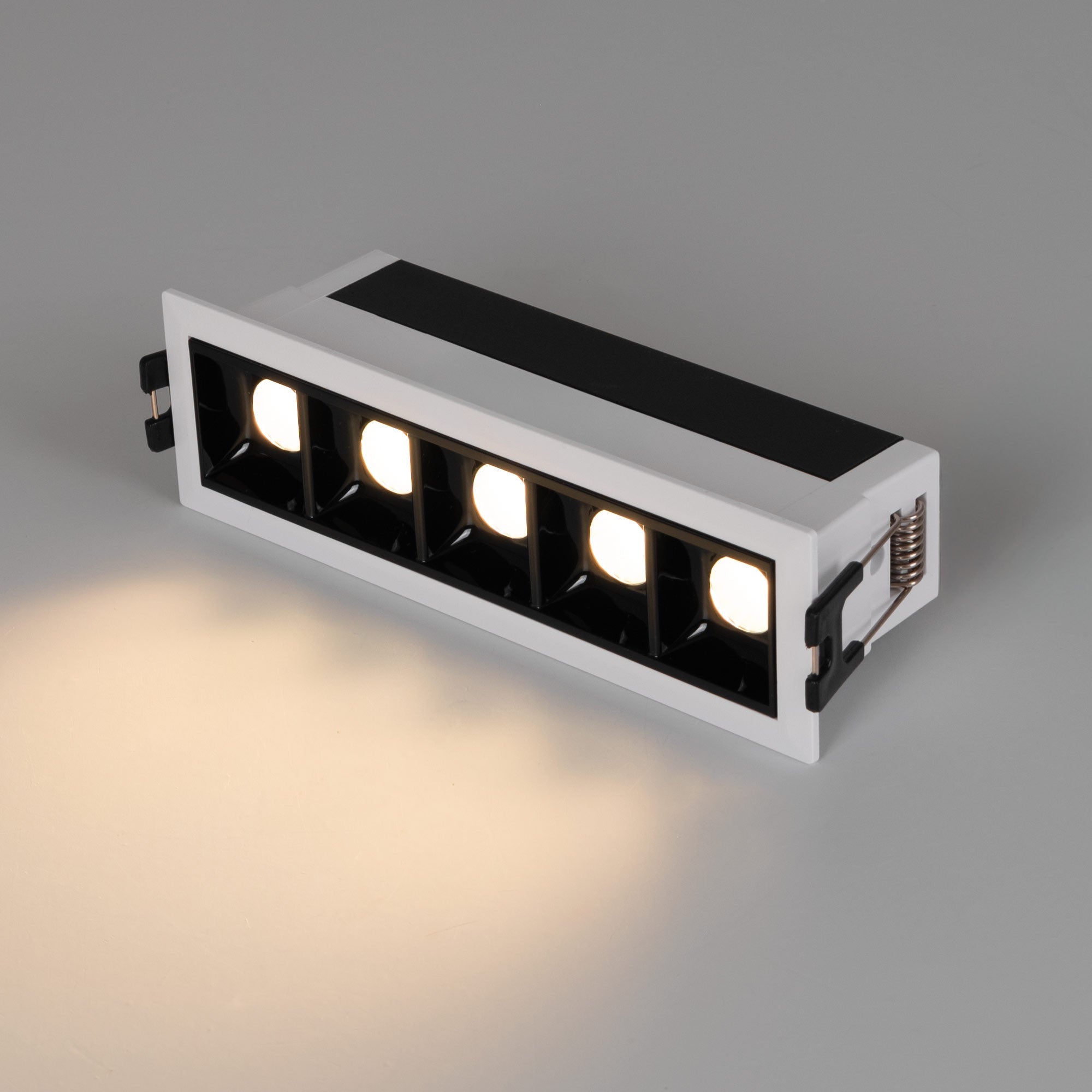 Foco lineal LED empotrable 7W - UGR18 - CRI90 - Driver LIFUD