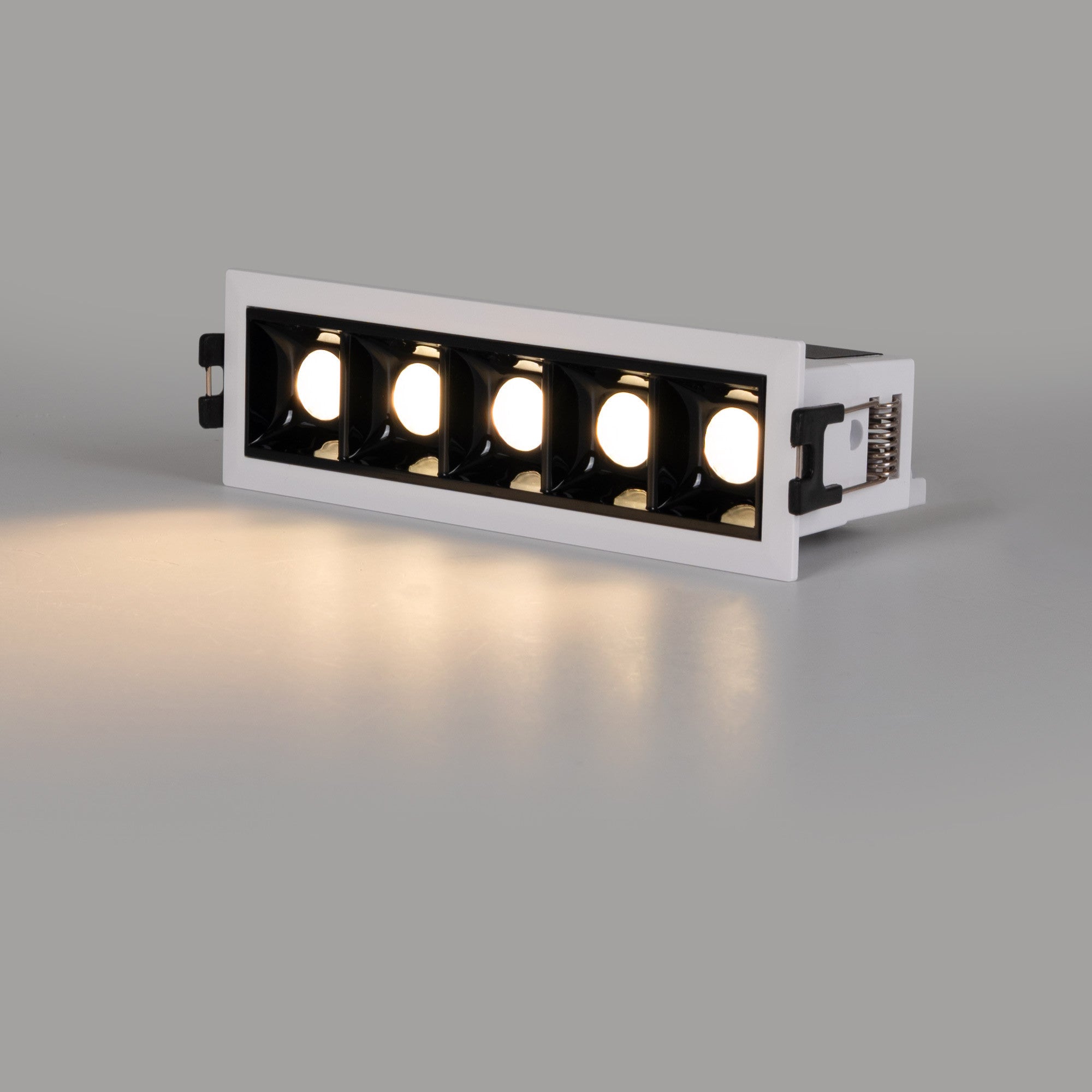 Foco lineal LED empotrable 7W - UGR18 - CRI90 - Driver LIFUD