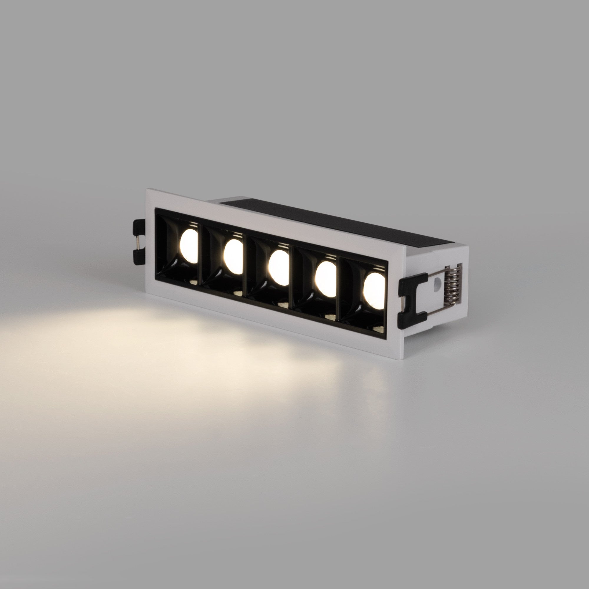 Foco lineal LED empotrable 7W - UGR18 - CRI90 - Driver LIFUD