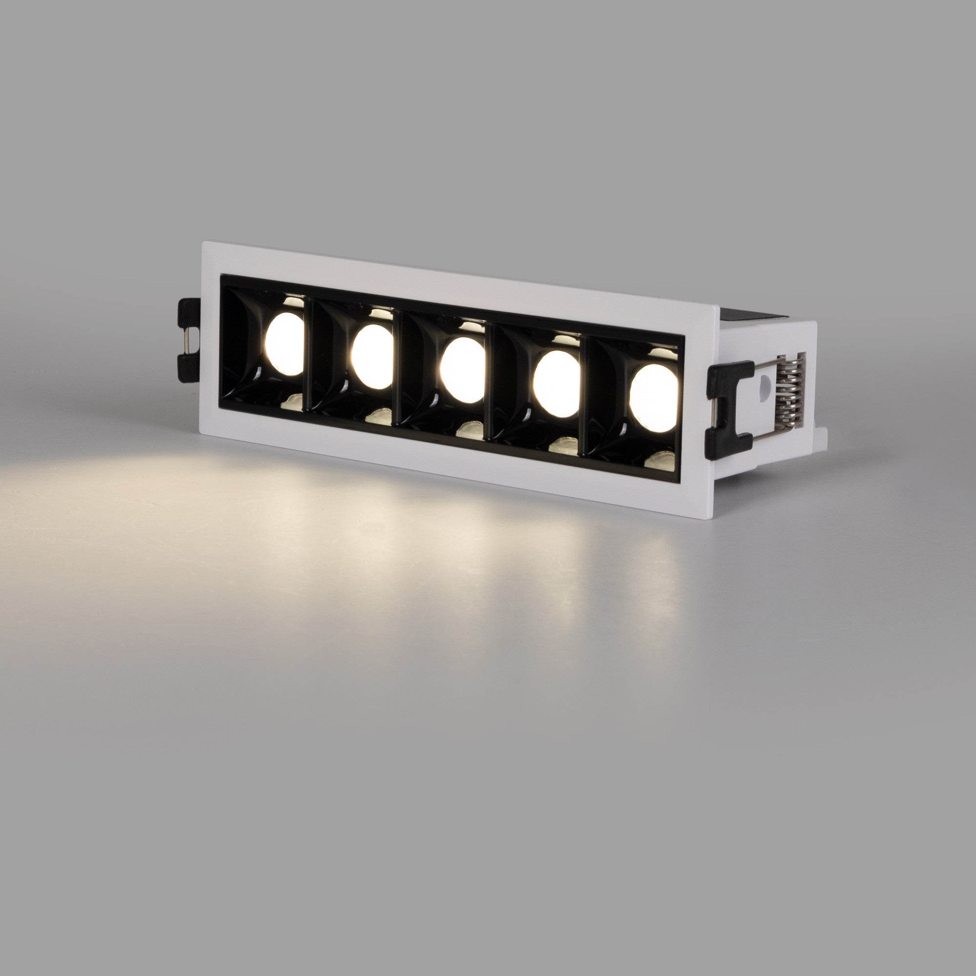 Foco lineal LED empotrable 7W - UGR18 - CRI90 - Driver LIFUD