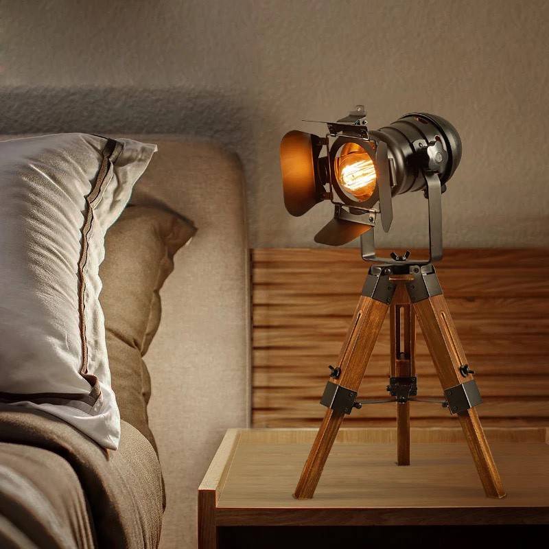 Lámpara de mesa vintage con trípode "Cinema Mini"