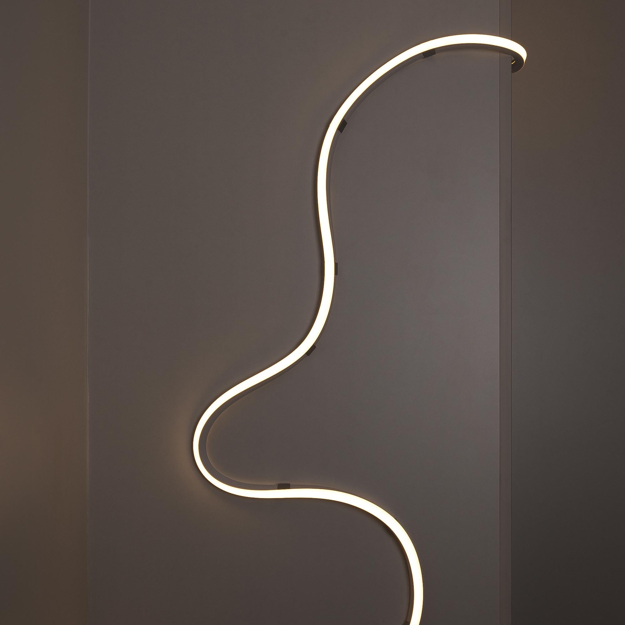 Neón LED flexible 3D  24V DC - 16x16mm - 5 metros - Kit completo - 12W/m - IP67 - Curvatura vertical y horizontal