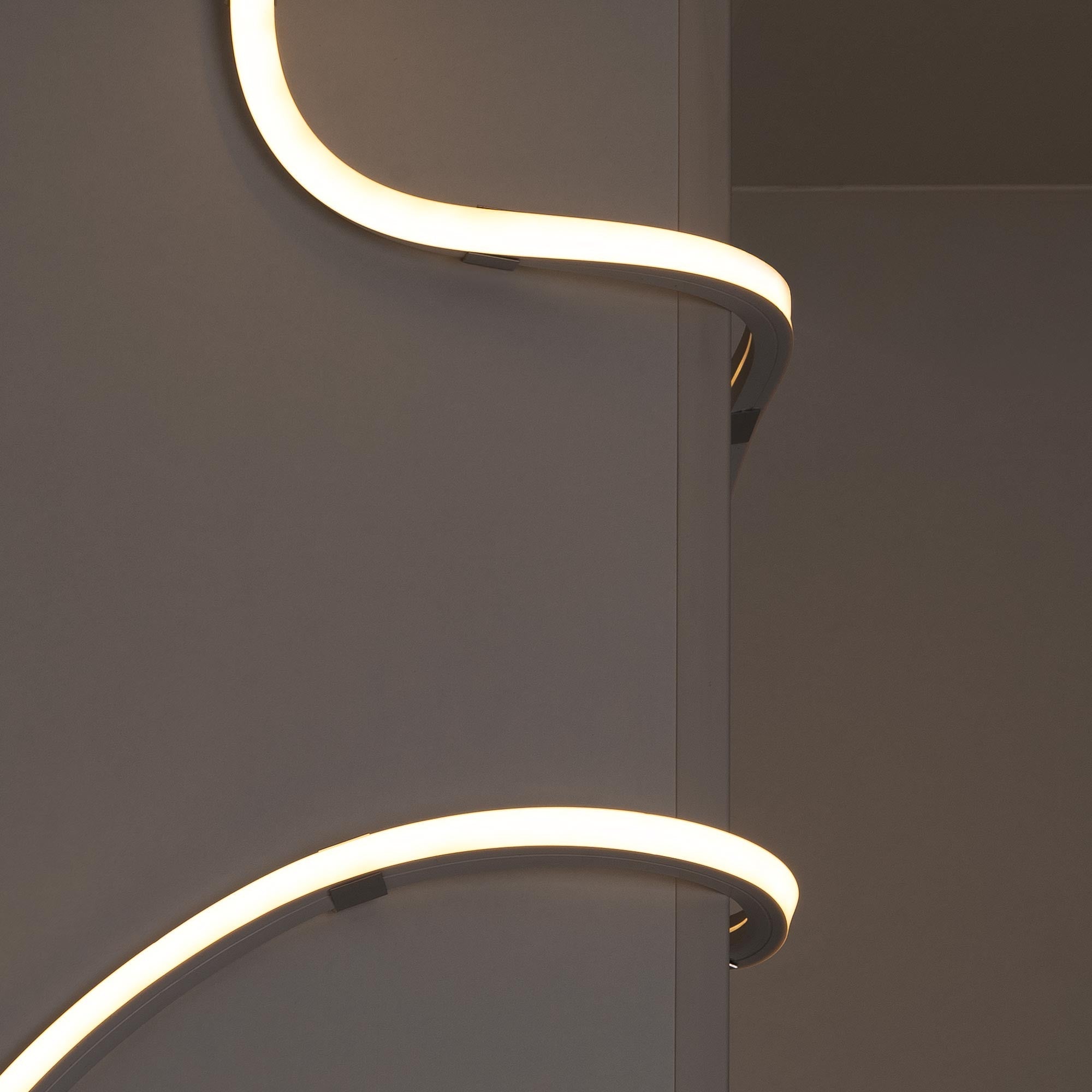 Neón LED flexible 3D  24V DC - 16x16mm - 5 metros - Kit completo - 12W/m - IP67 - Curvatura vertical y horizontal