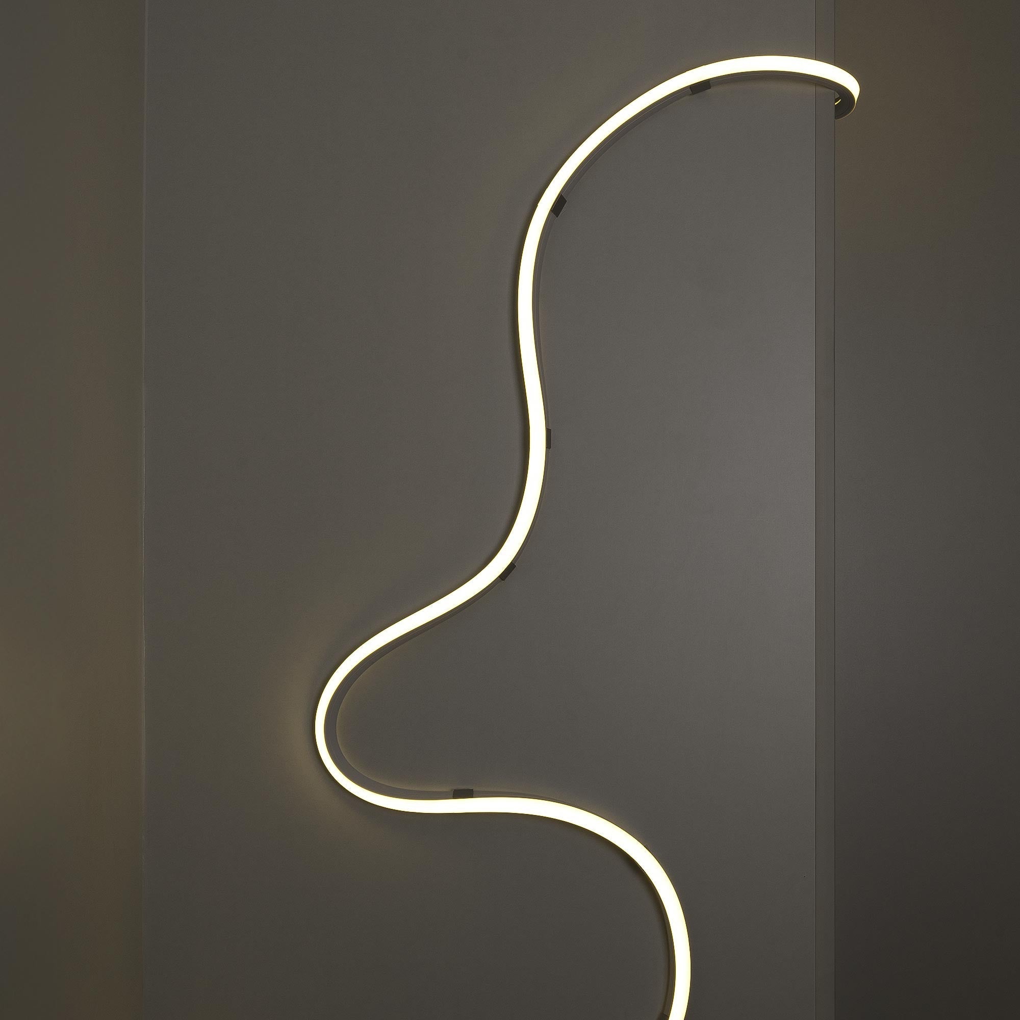 Neón LED flexible 3D  24V DC - 16x16mm - 5 metros - Kit completo - 12W/m - IP67 - Curvatura vertical y horizontal